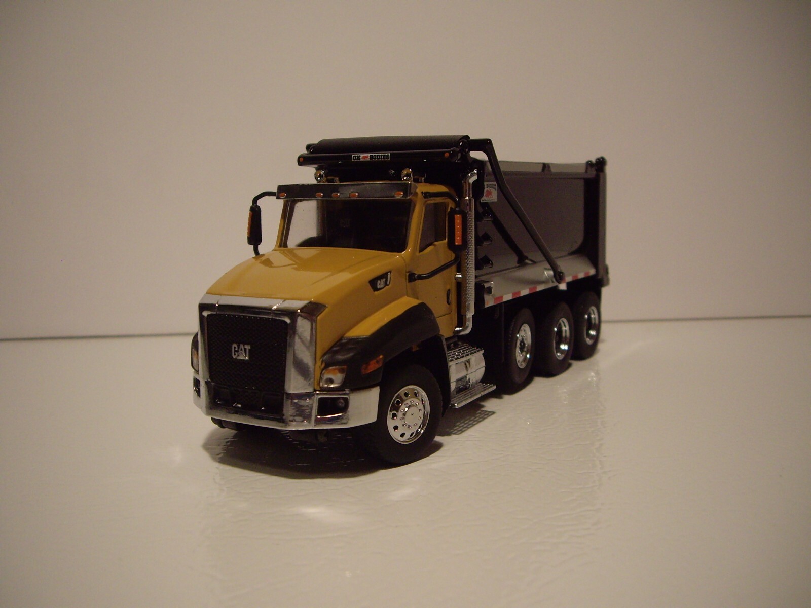DIECAST MASTER 1/50 CAT CT660 SBFA OX BODIES STAMPEDE SAME SCALE AS FIRST GEAR