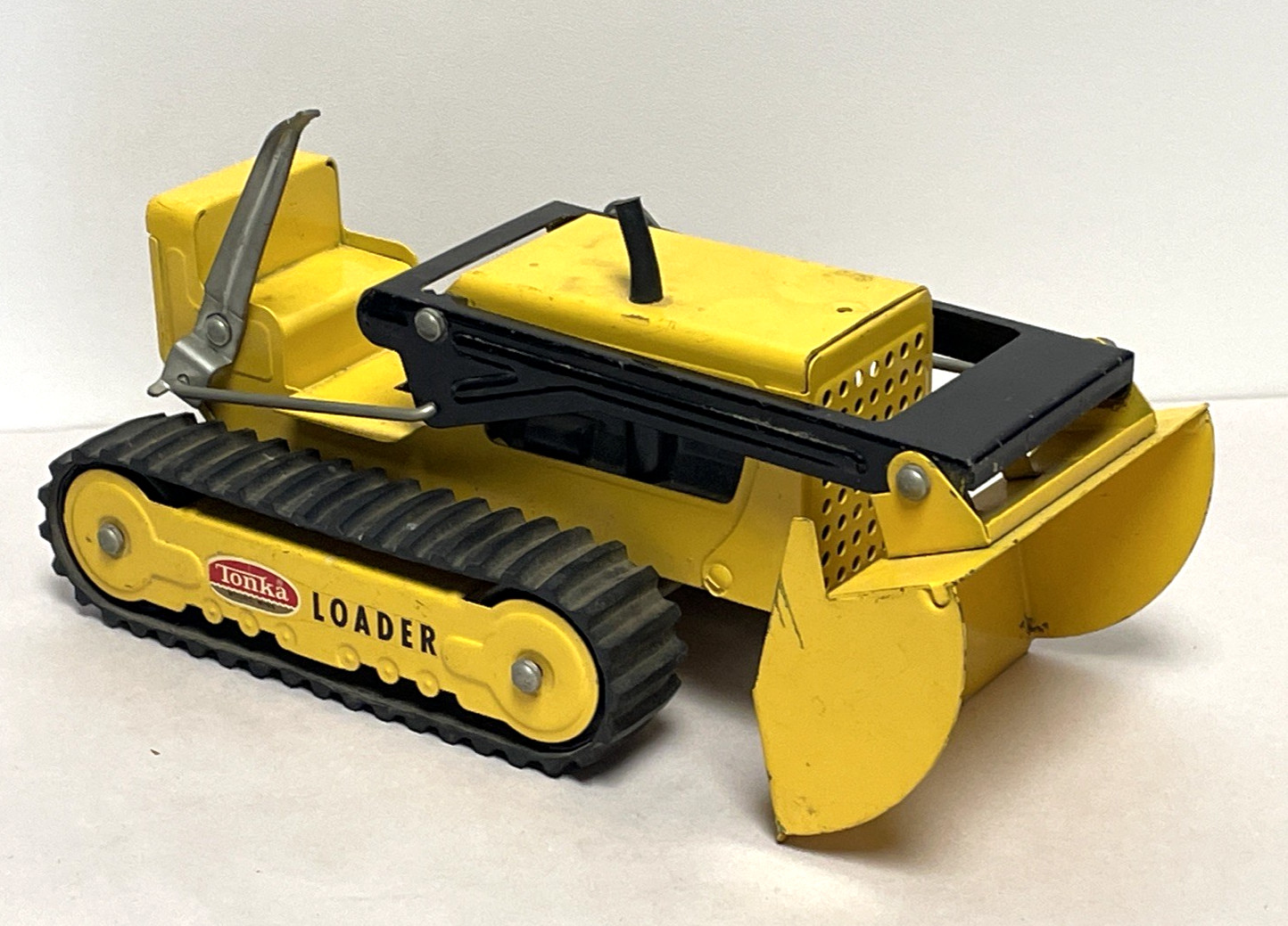 1960s Vintage Tonka Front End Loader Bulldozer Rubber Track Toy 10”