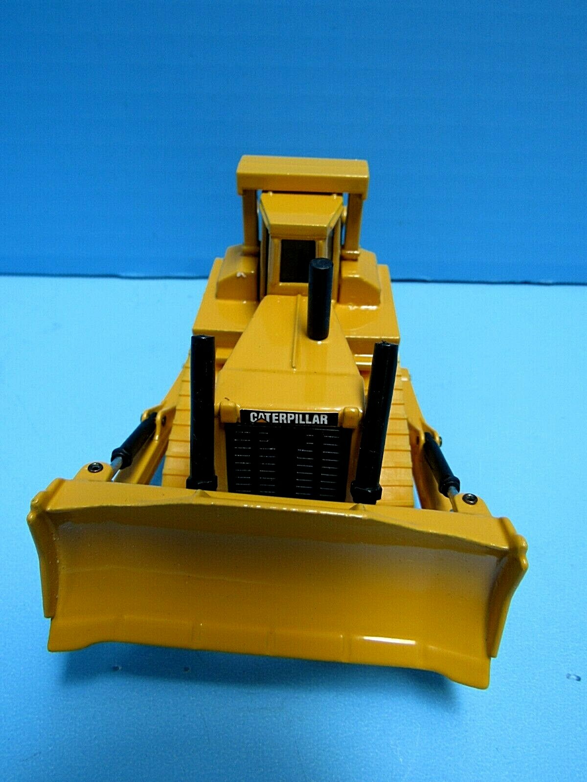 VTG CATERPILLAR D10N TRACK-TYPE TRACTOR SCALE 1:70 – REF NO. 220 JOAL – SPAIN