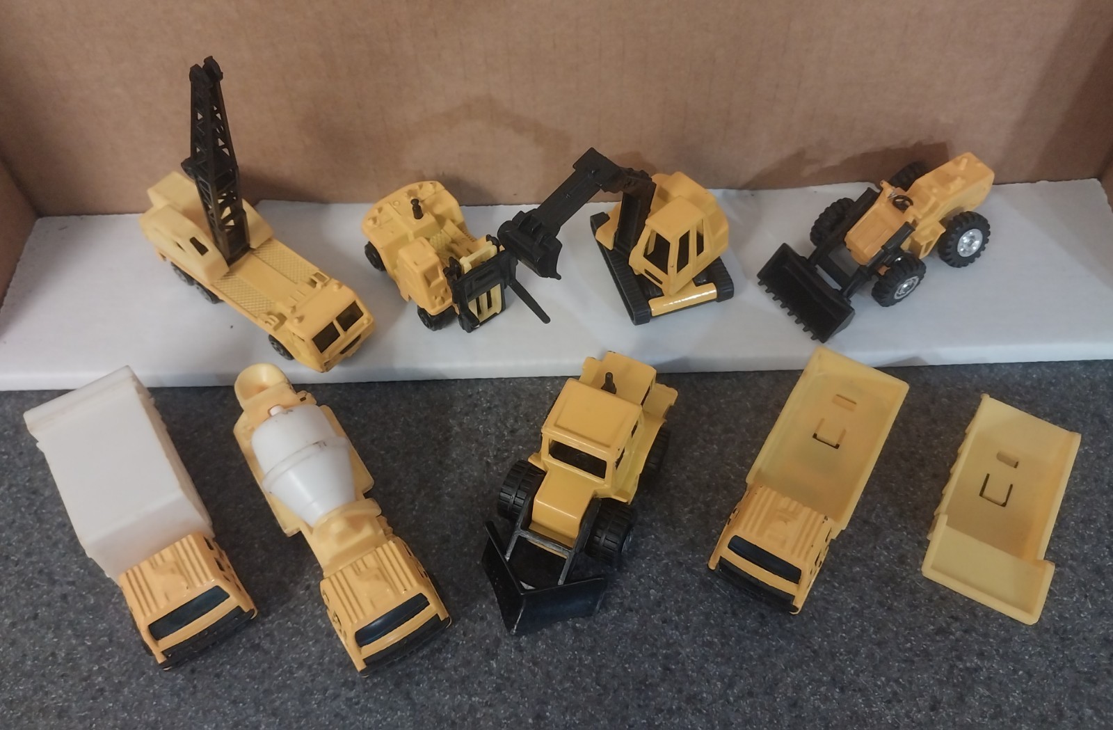 Construction Vehicles Toy Lot Loader Dump Truck, mixer, crane, Diecast Set