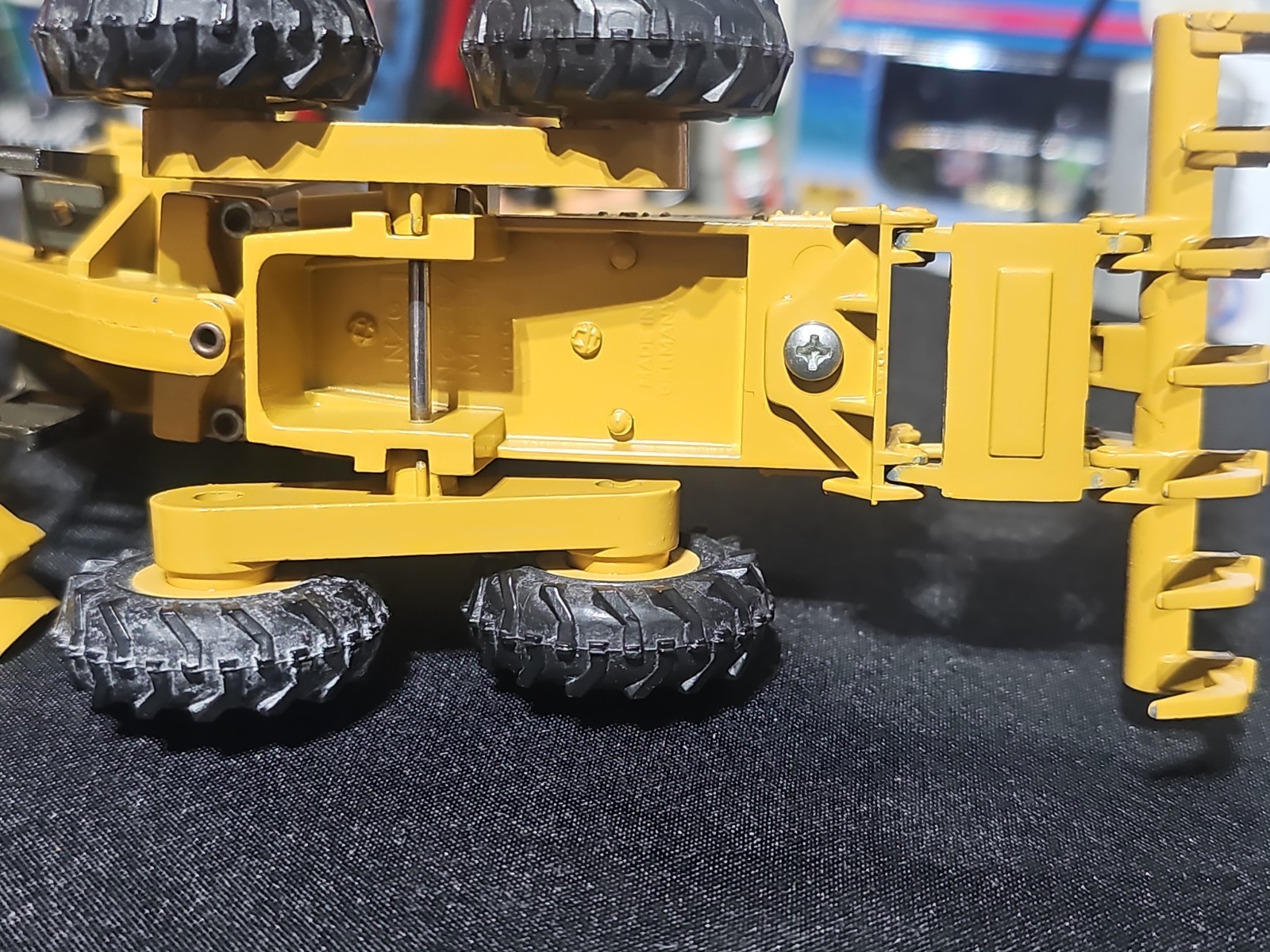 VINTAG NZG 387 Caterpillar CAT 16G Motor Grader 1/50 SCALE LIMITED EDITION NICE