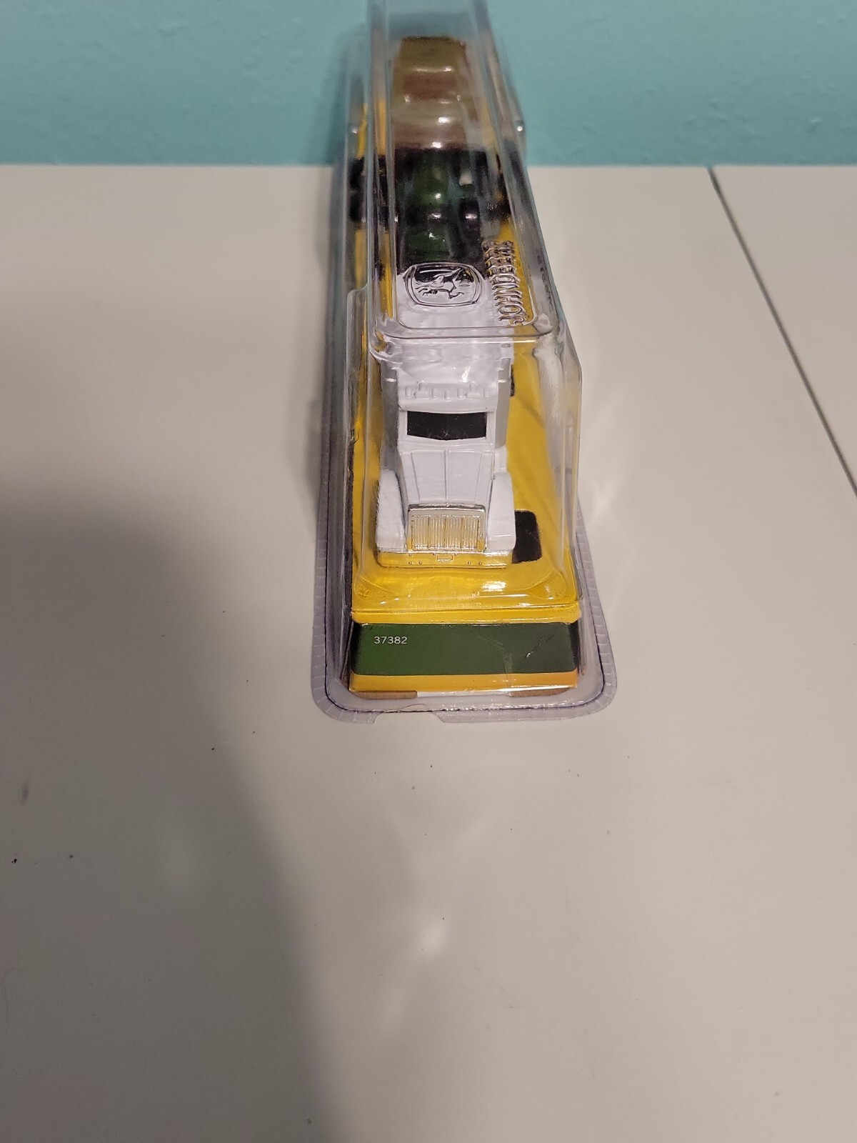 Brand New Sealed Tomy John Deer Hauler Semi And Tractors 2016