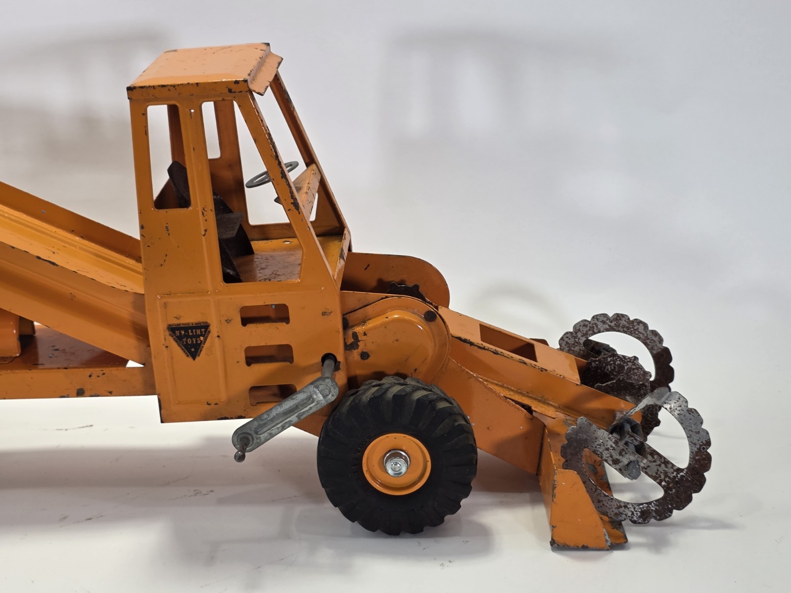 Vintage Nylint 1800 Pressed Steel Adams Travel Loader Construction Truck (14F)