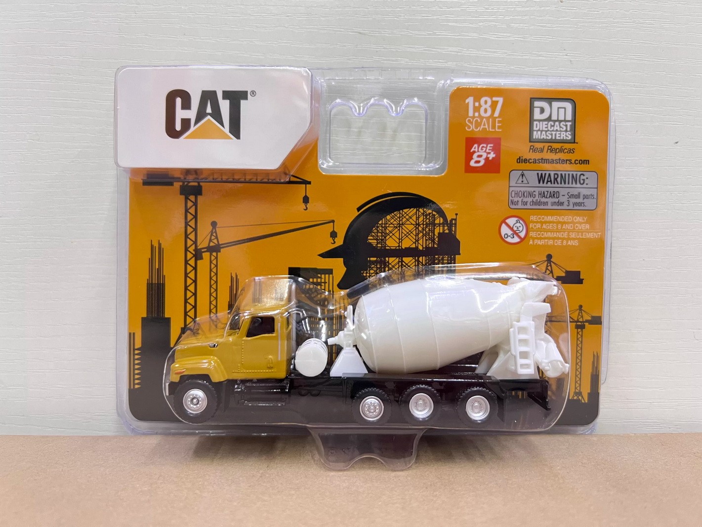 DM HO 1/87 Scale Cat CT681 Concrete Mixer Diecast Model Collection 84664CS