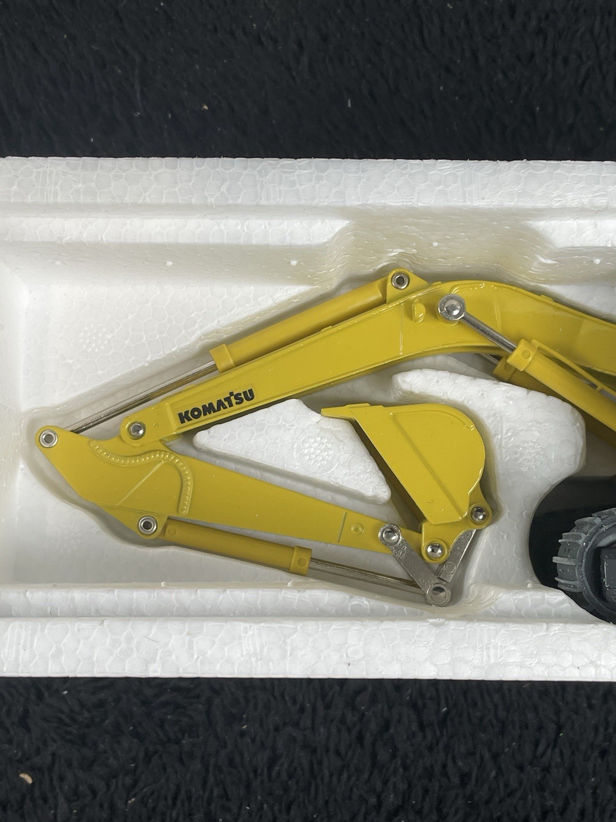 Komatsu PC200 Avance Excavator Goodswave 1:43 Scale Model Power Shovel Tokyo