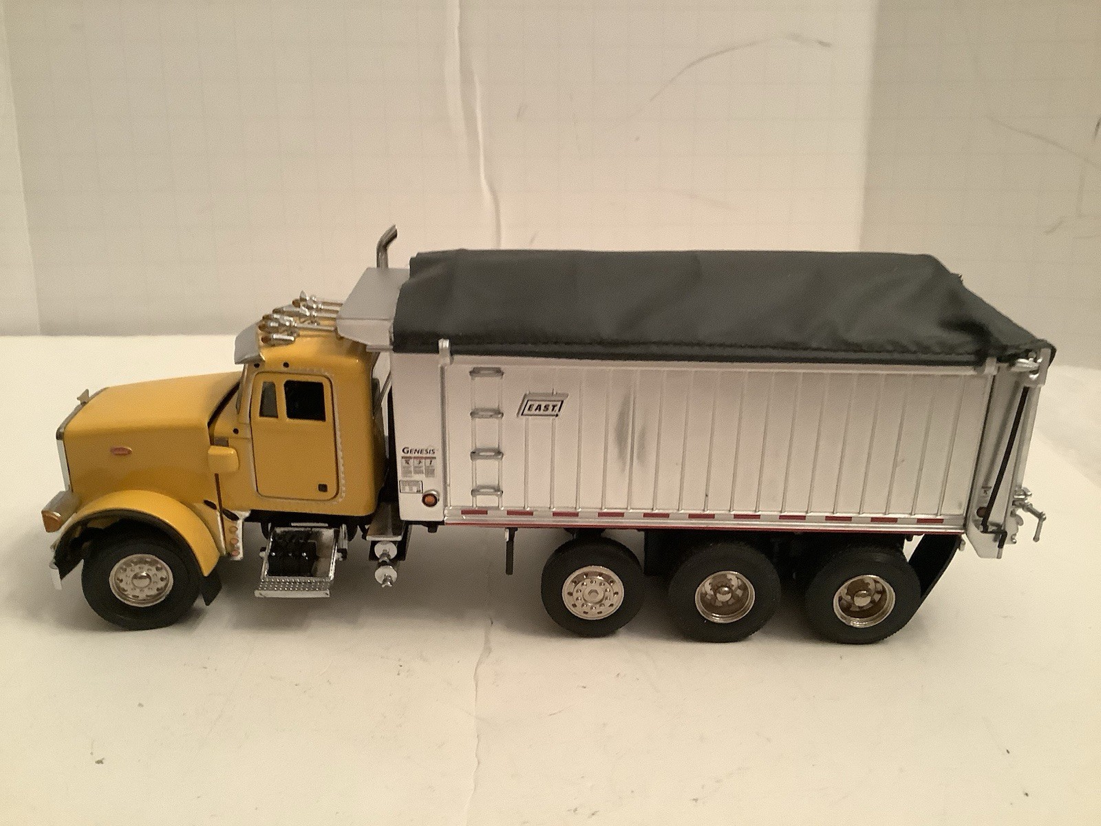 Sword Precision Scale Models East Genesis Dump Peterbilt 357 Die-Cast 1:50 Scale