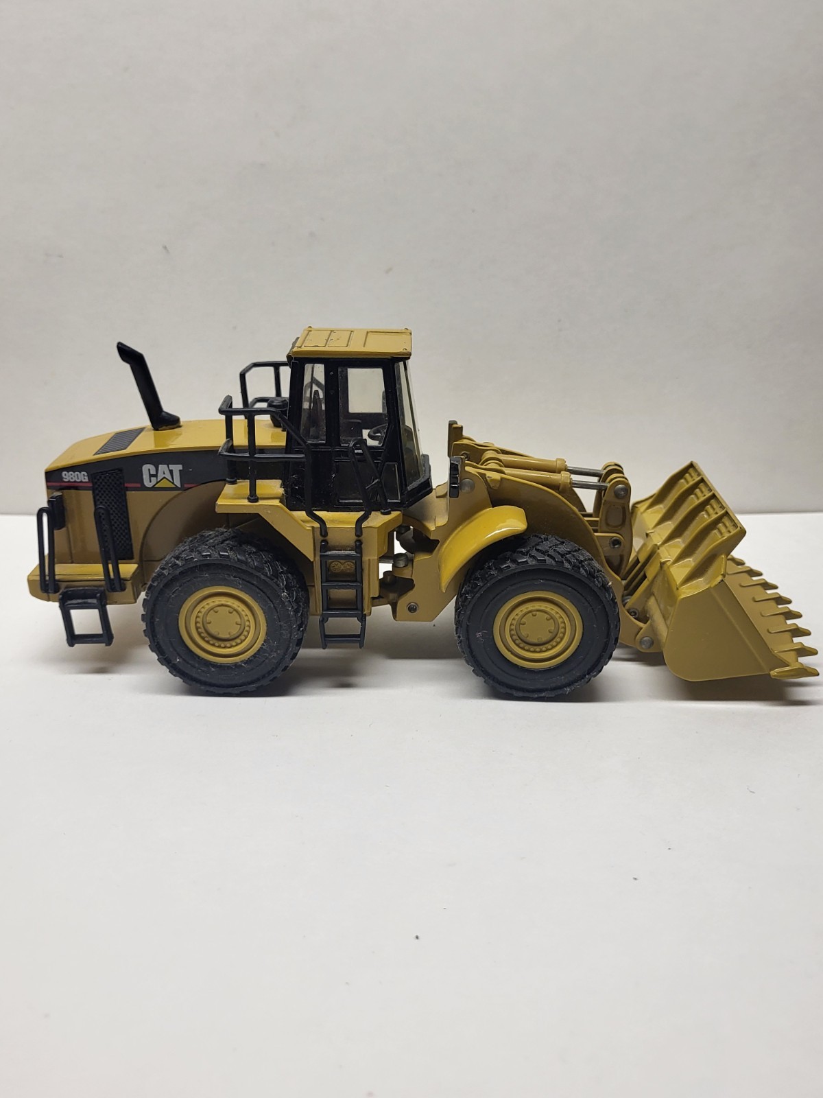 CAT 980G Wheel Loader Truck Diecast Construction Toy Norscot Collectible