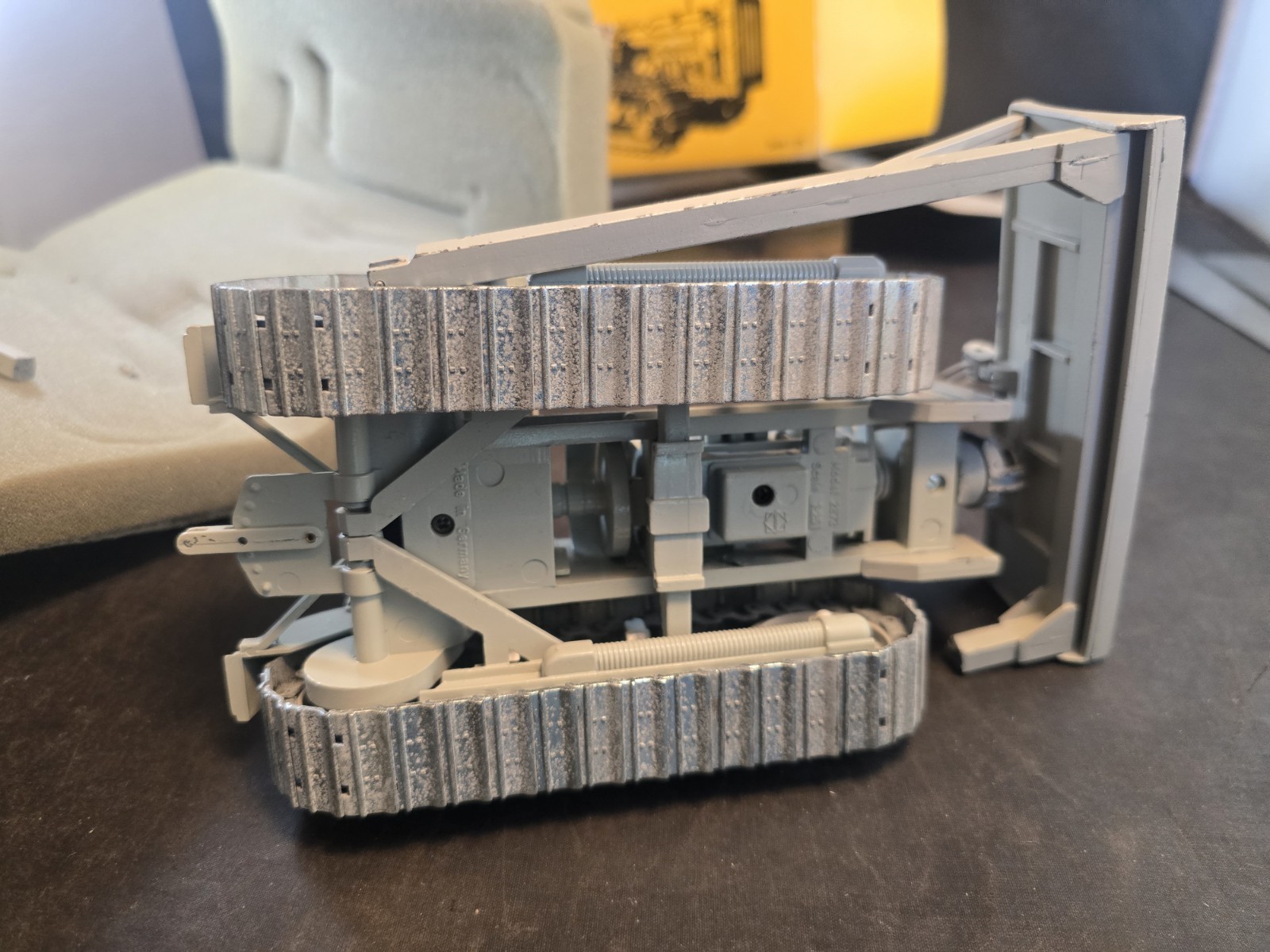 CONRAD 1:25 CAT 1931 MODEL SIXTY DIESEL CRAWLER w/custom Front Cable Blade Mode