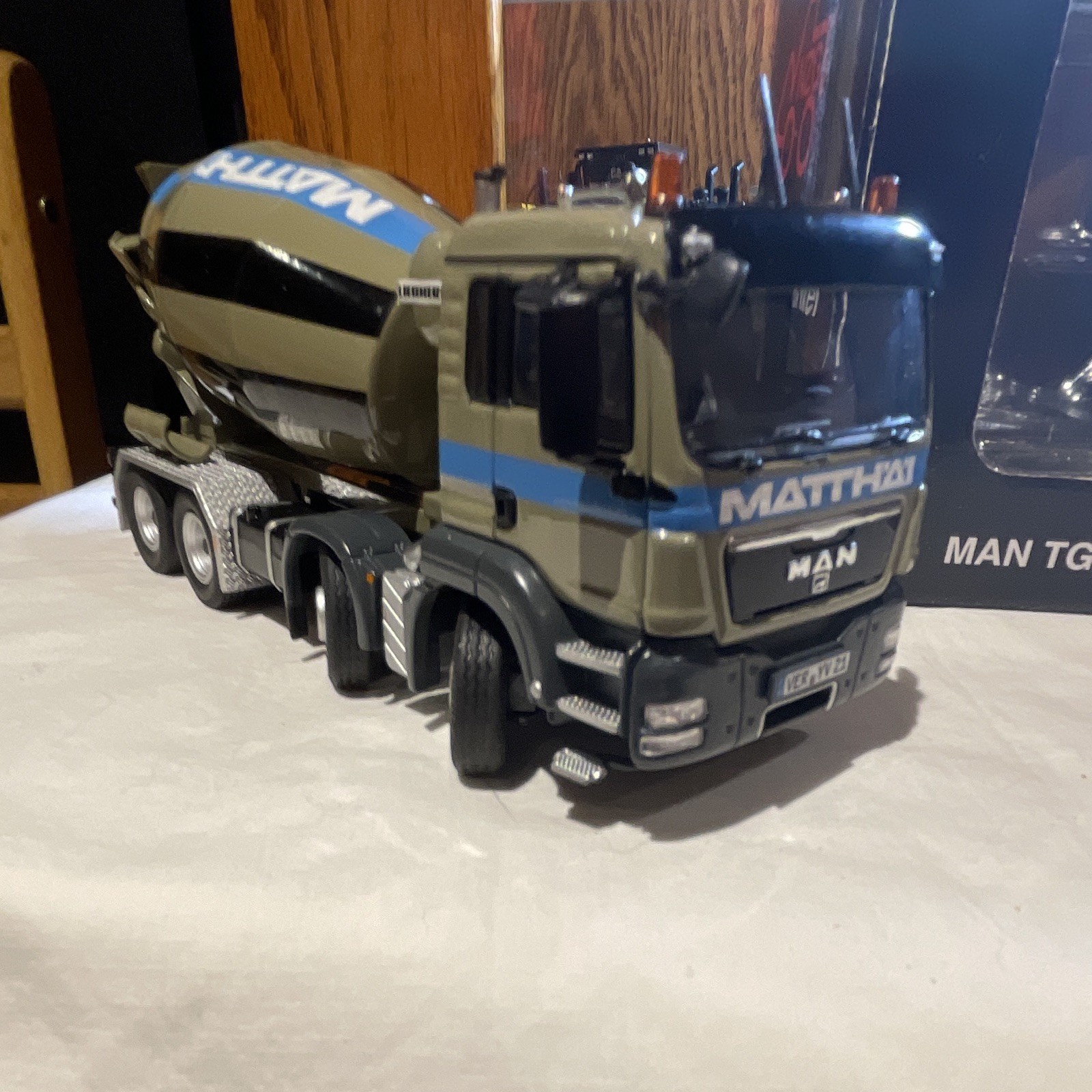 NZG 1:50 MAN TGS 8×4 Cement Mixer Truck Diecast Metal Liebherr Matthai