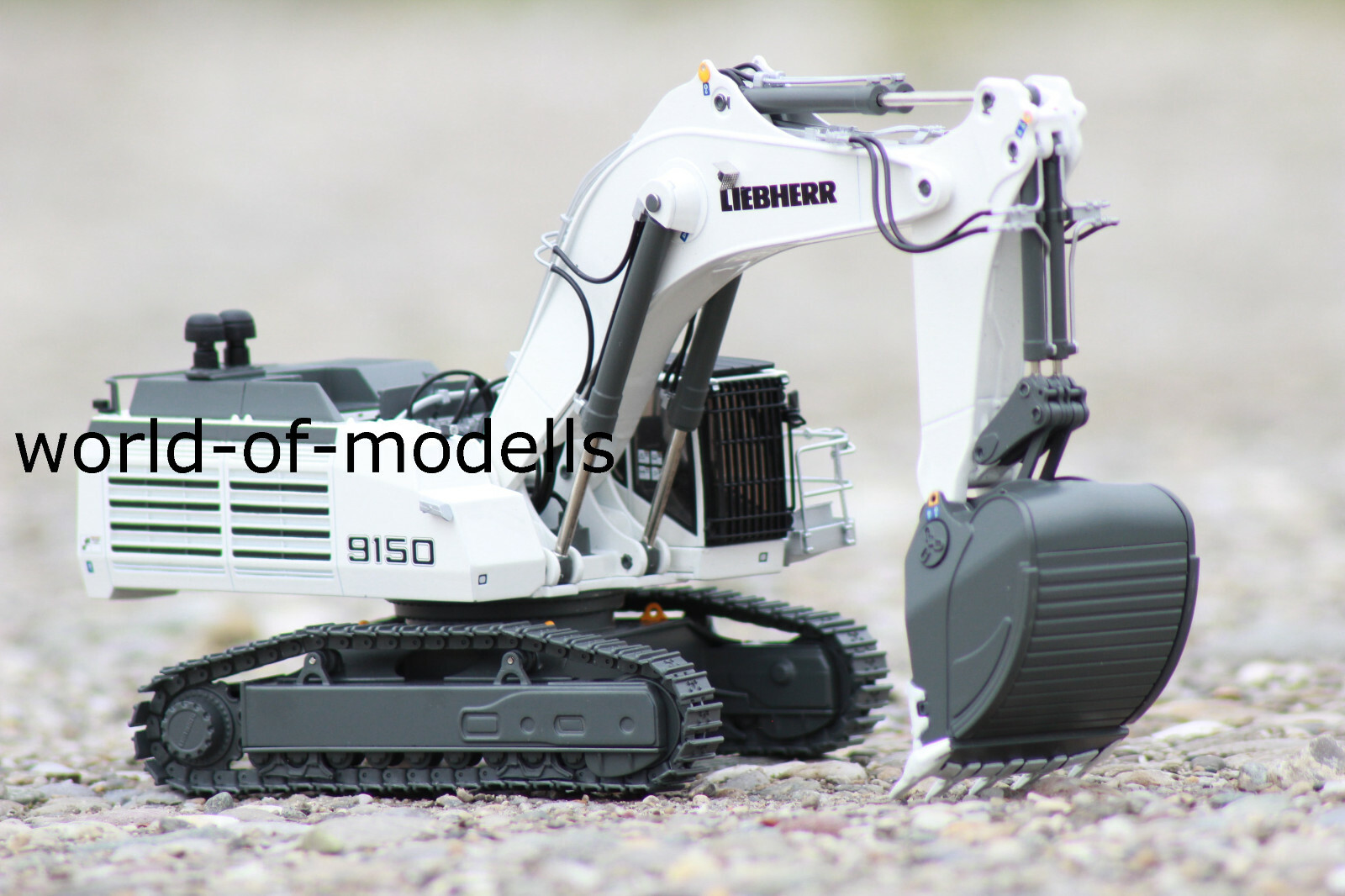 WSI 04-2023 Liebherr R 9150 Crawler Excavator Premium Line Mining 1:50 New OVP
