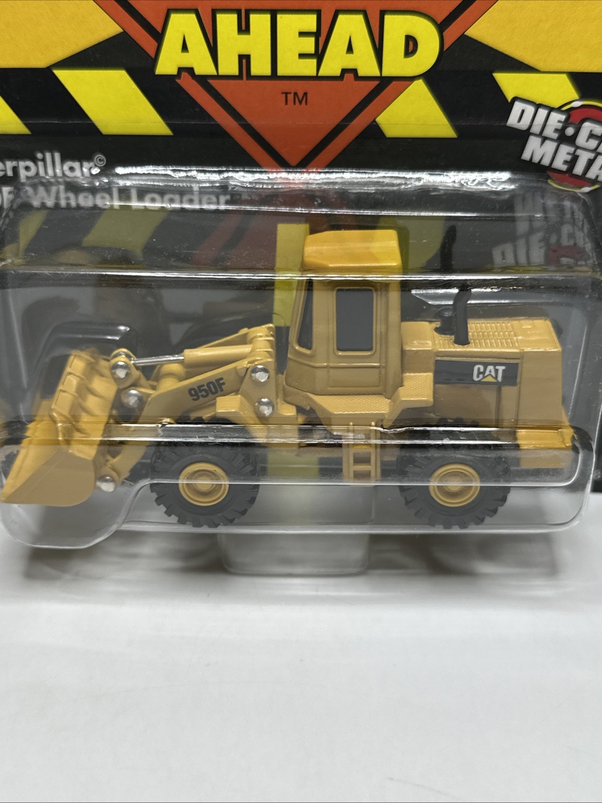 ERTL Road Construction Ahead Caterpillar 950F Wheel Loader 1995 Die-Cast NEW