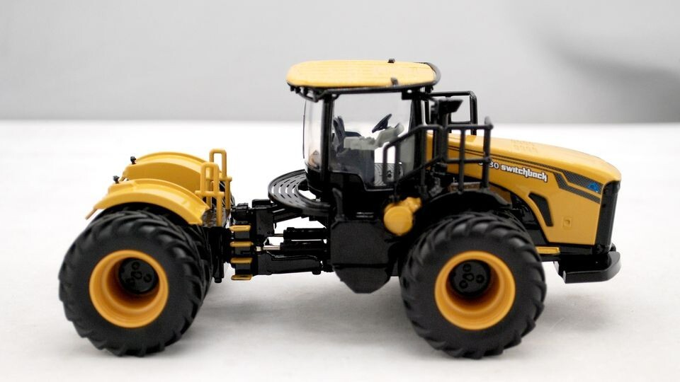 1:50 SPECCAST MOBILE TRACK SOLUTIONS 3630 Switchback Tractor & 33-38XL Scraper
