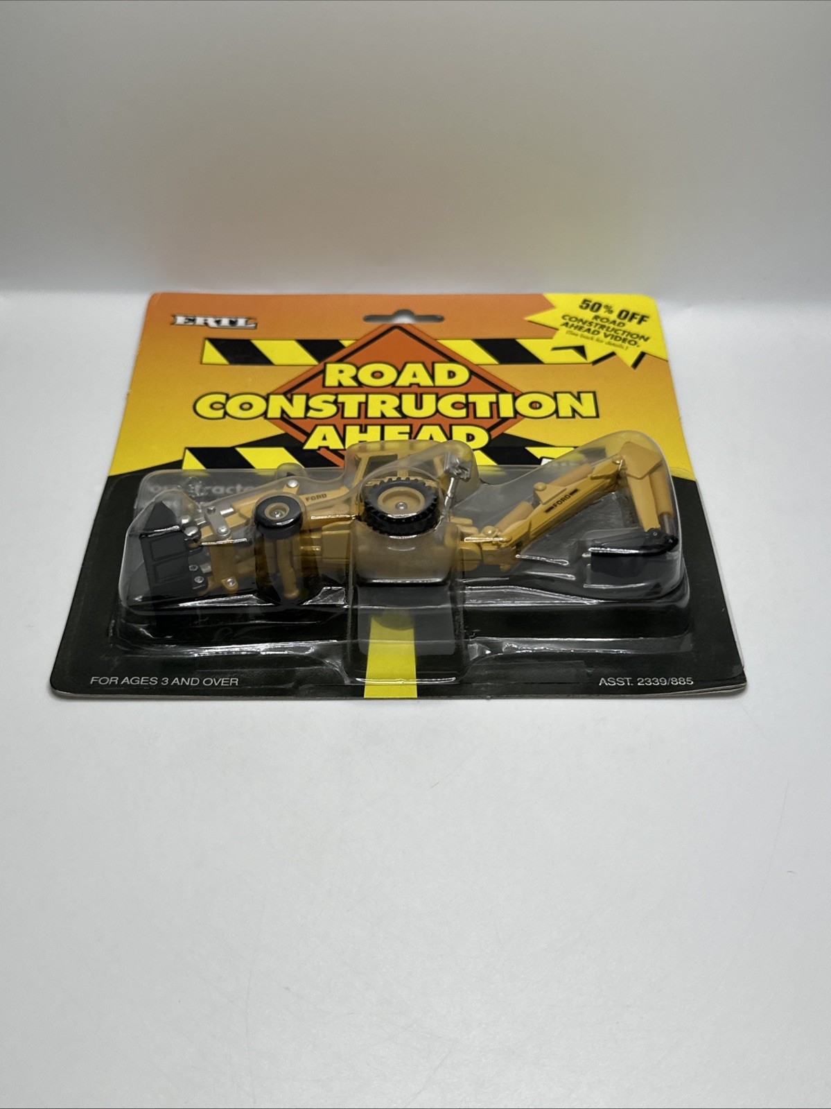 1995 ERTL ROAD CONSTRUCTION AHEAD FORD TRACTOR LOADER BACKHOE NEW