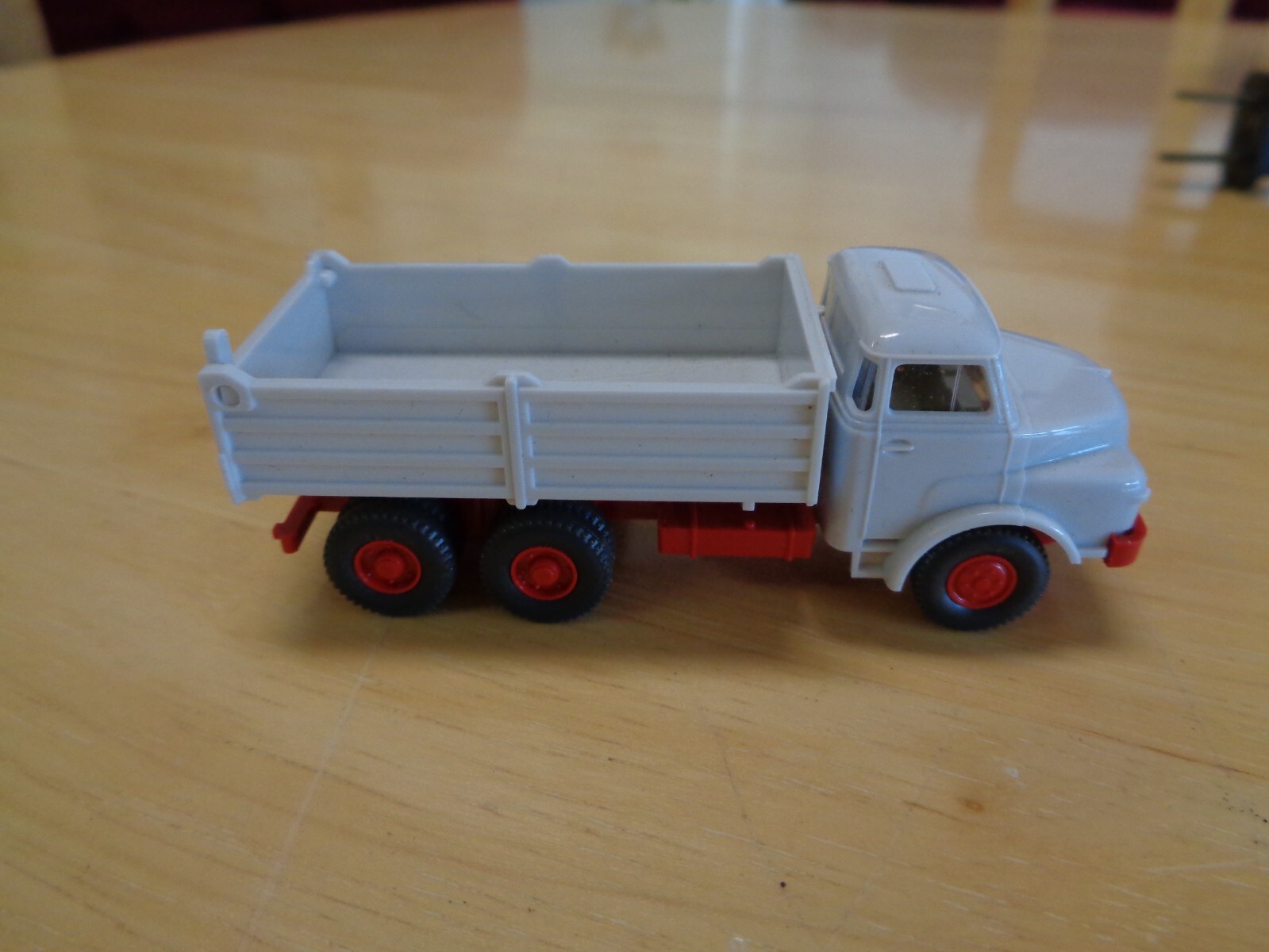 VINTAGE WIKING MAN DIESEL DUMP TRUCK 3″ NICE!