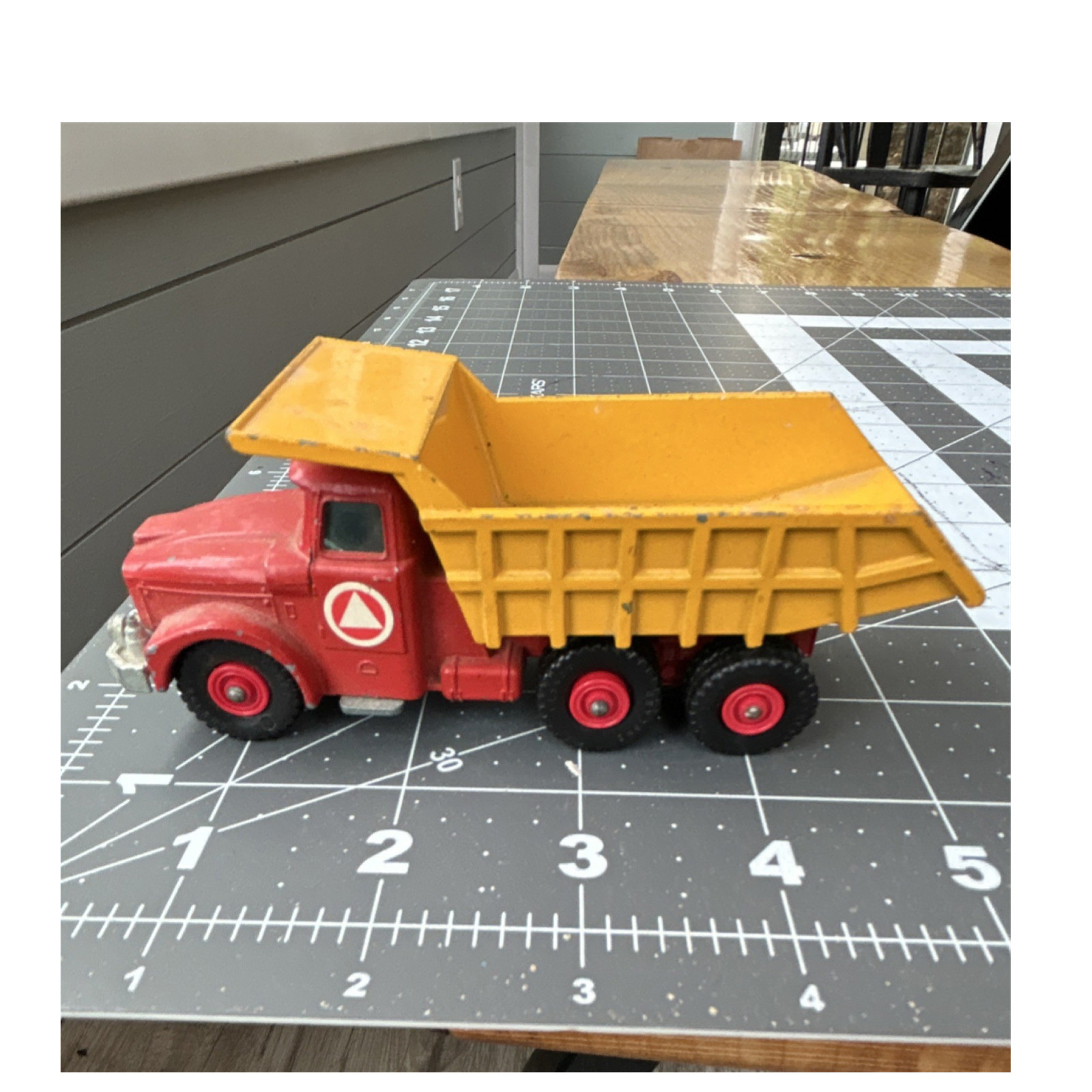 Matchbox King Size Scammell Tipper Truck Diecast Red Yellow Toy