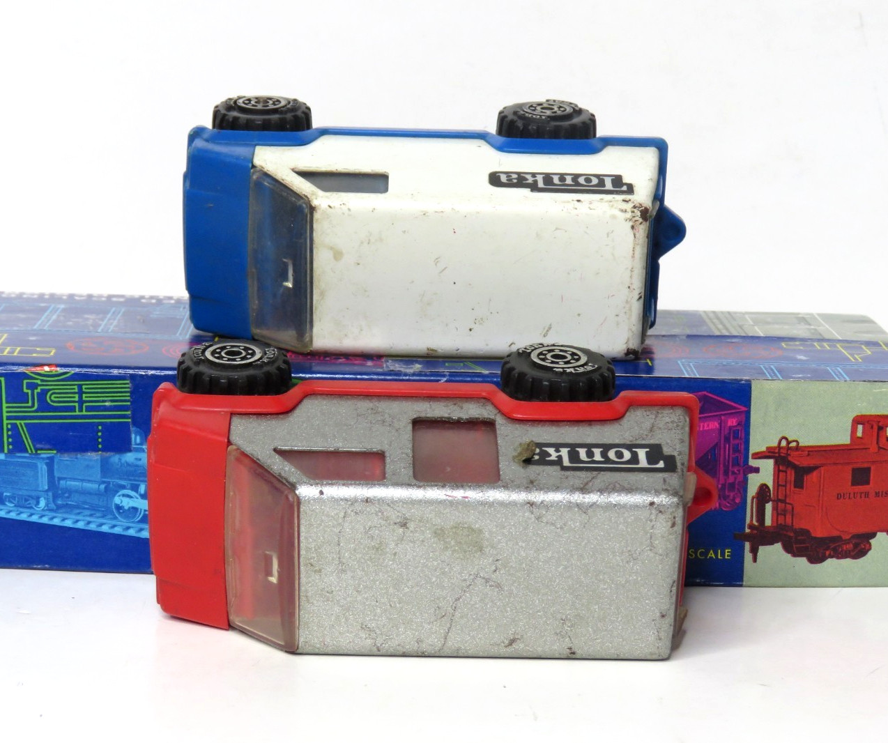 ONE PAIR VINTAGE TONKA VAN 1978 & 1977 SRAMBLERS VANS STEEL & PLASTIC SOLD AS IS