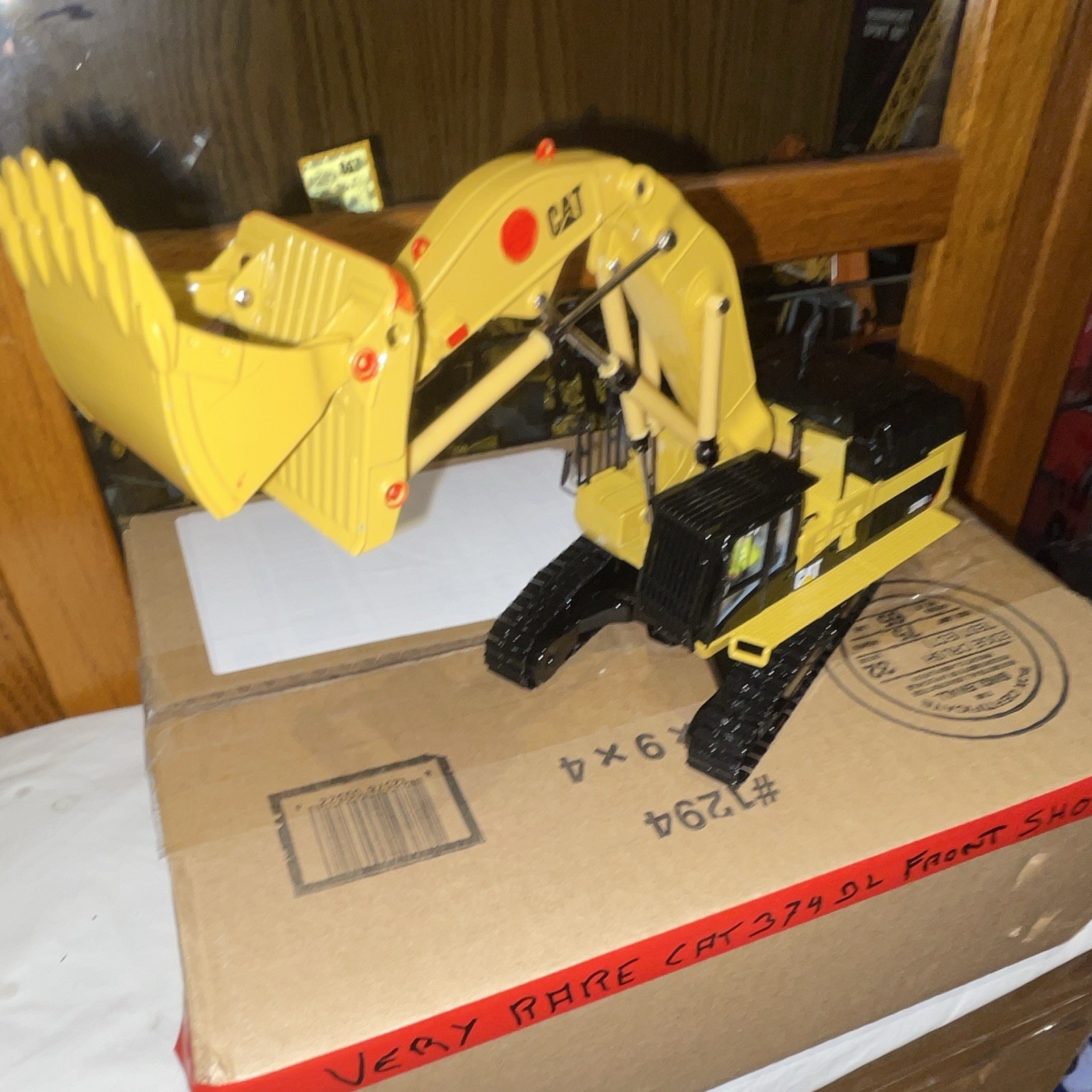 CAT 374D L Excavator Diecast Construction Equipment Model Yellow Black