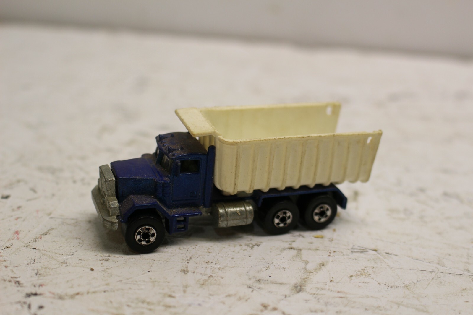 1979 Hot Wheels Peterbilt Semi Truck Dump Truck Blue. Vintage used (10)