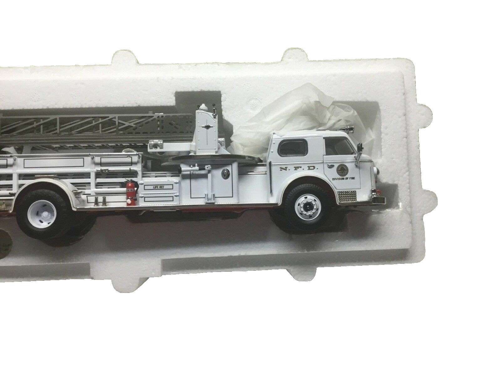 🇺🇸 Code 3 Franklin Mint Norfolk VA American LaFrance 700 Series Ladder NIB