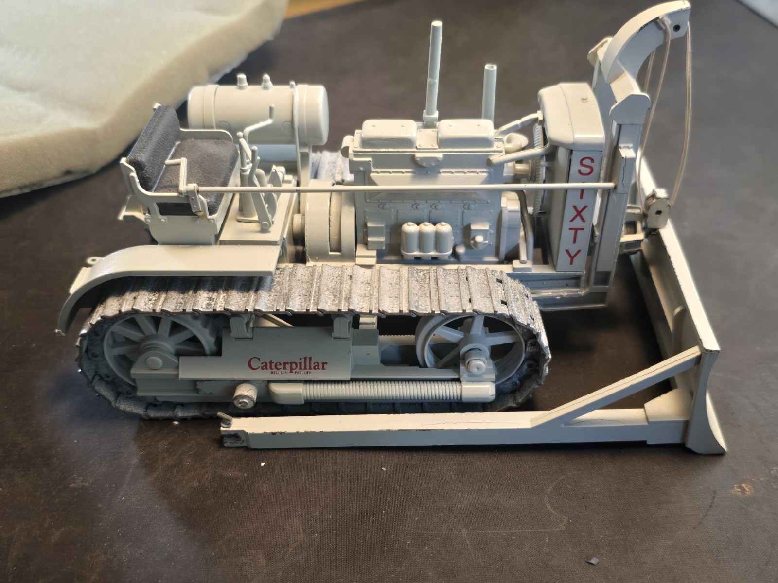 CONRAD 1:25 CAT 1931 MODEL SIXTY DIESEL CRAWLER w/custom Front Cable Blade Mode