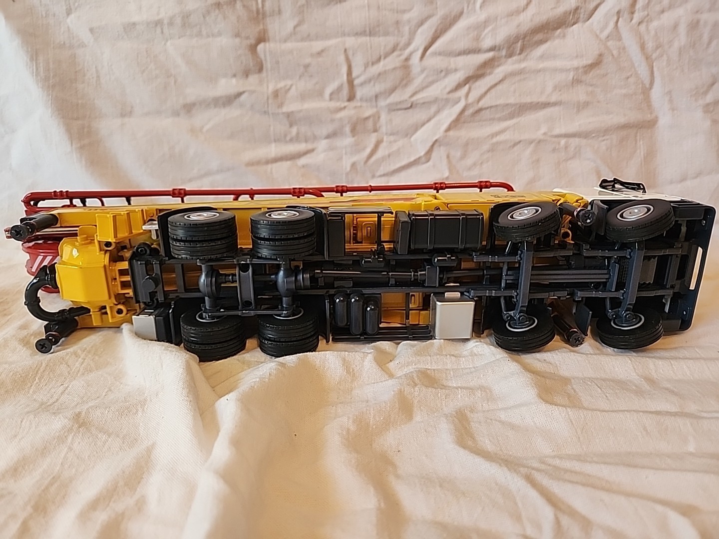 Sany Concrete Pump Truck Mercedes Chassis Die Cast Model 16″ Long B56K-7X 1:32