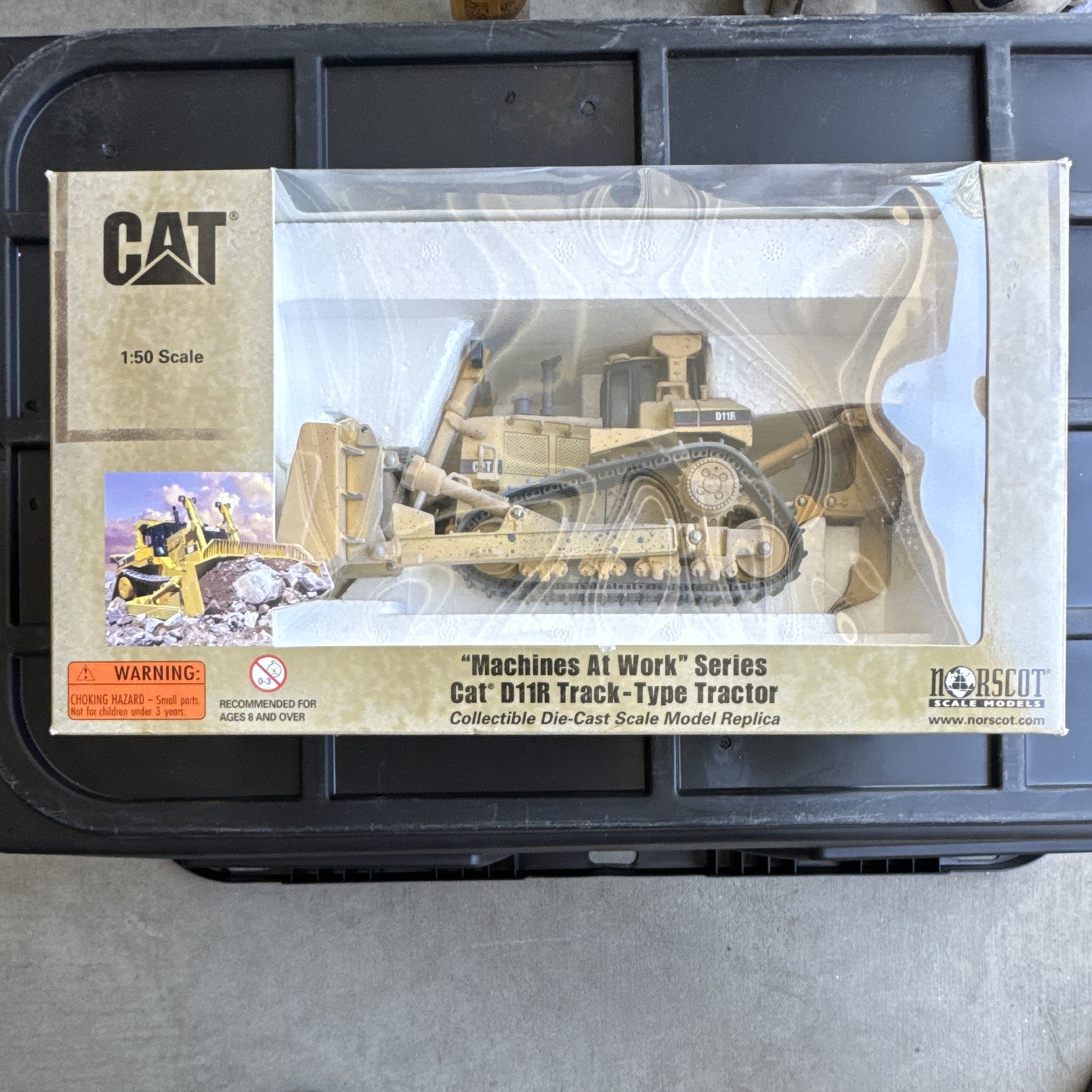 Norscot CAT D11R Track-Type Tractor Diecast Model 1:50 Yellow/Black 55179
