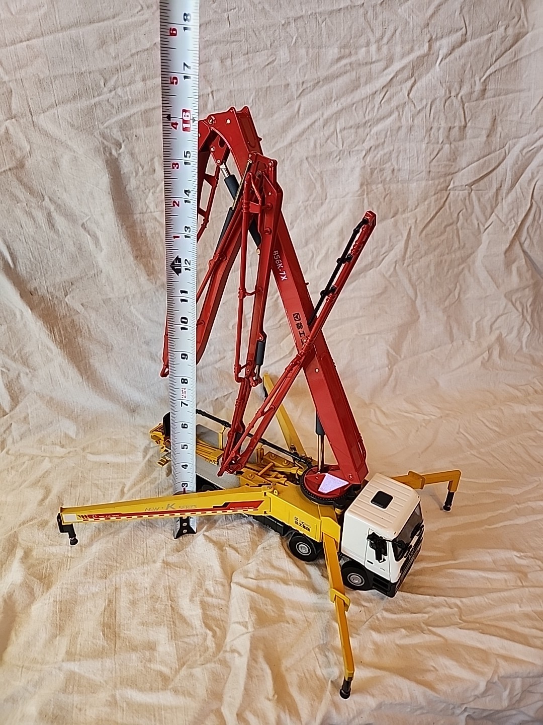 Sany Concrete Pump Truck Mercedes Chassis Die Cast Model 16″ Long B56K-7X 1:32