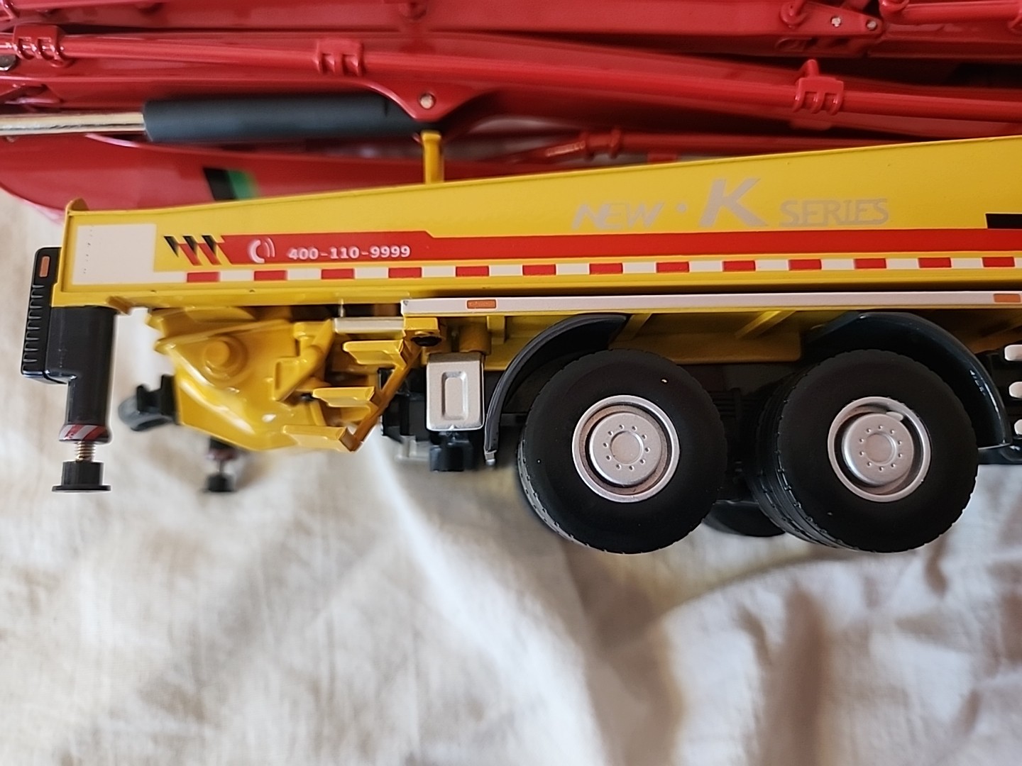 Sany Concrete Pump Truck Mercedes Chassis Die Cast Model 16″ Long B56K-7X 1:32