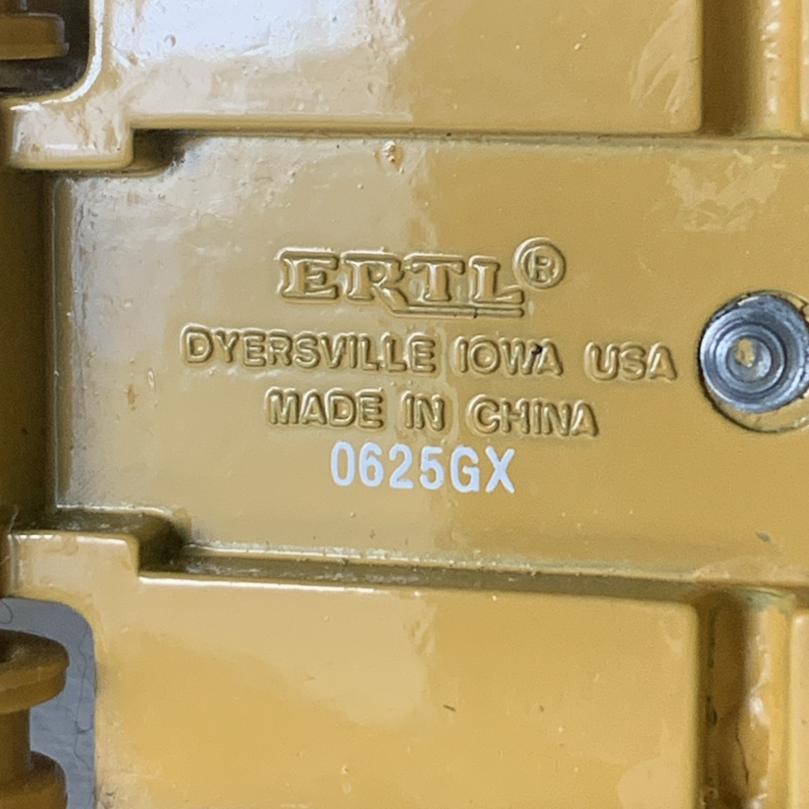Ertl Norscot Road Construction Equipment (Rubber Tracks On Bulldozer Missing)