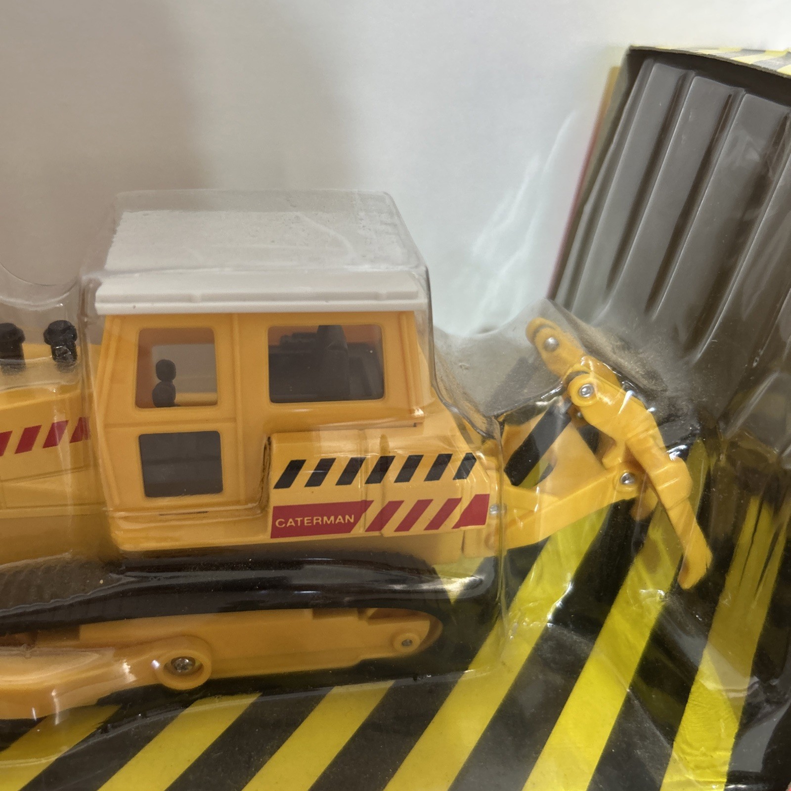 Earthmover Caterman crawler diecast, movable parts box 12