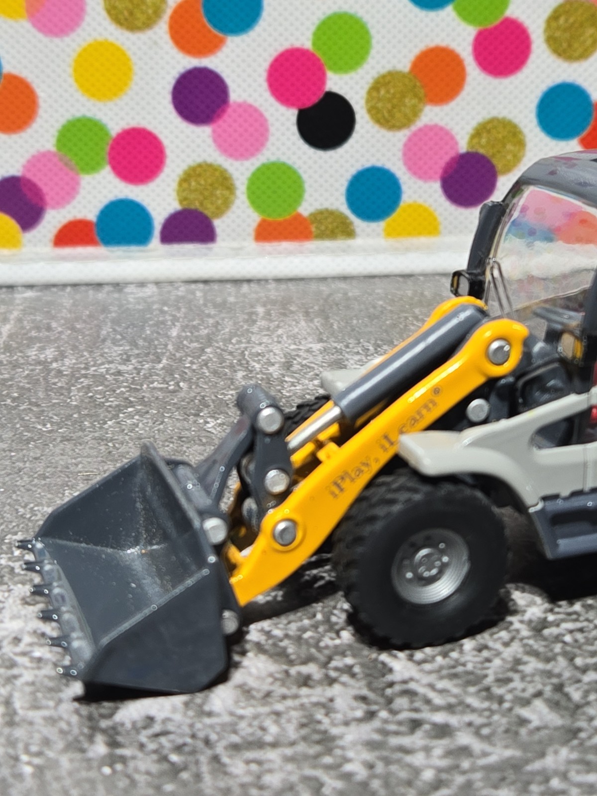 KDW 480 Mini-Wheel Loader – Kramer w/Operator 1/50 Die-cast LN