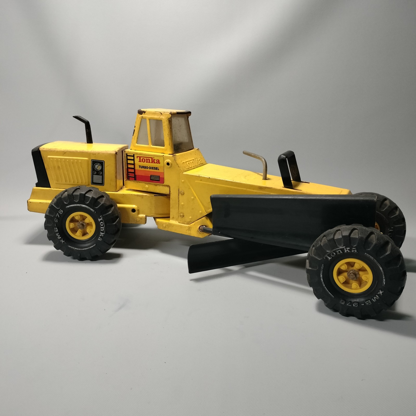 Vintage Tonka truck Mighty Turbo Diesel Steel Road Grader Toy Truck XMB-975