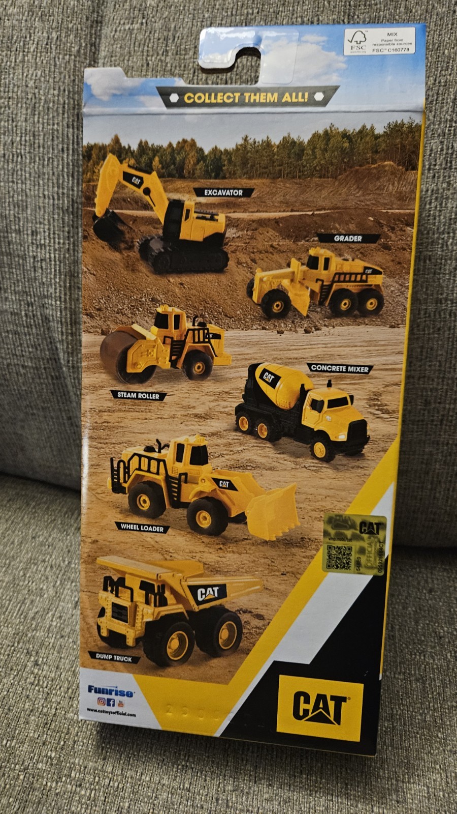 CAT Die Cast Construction Vehicle Set Concrete Mixer Dump Truck and Road Grader