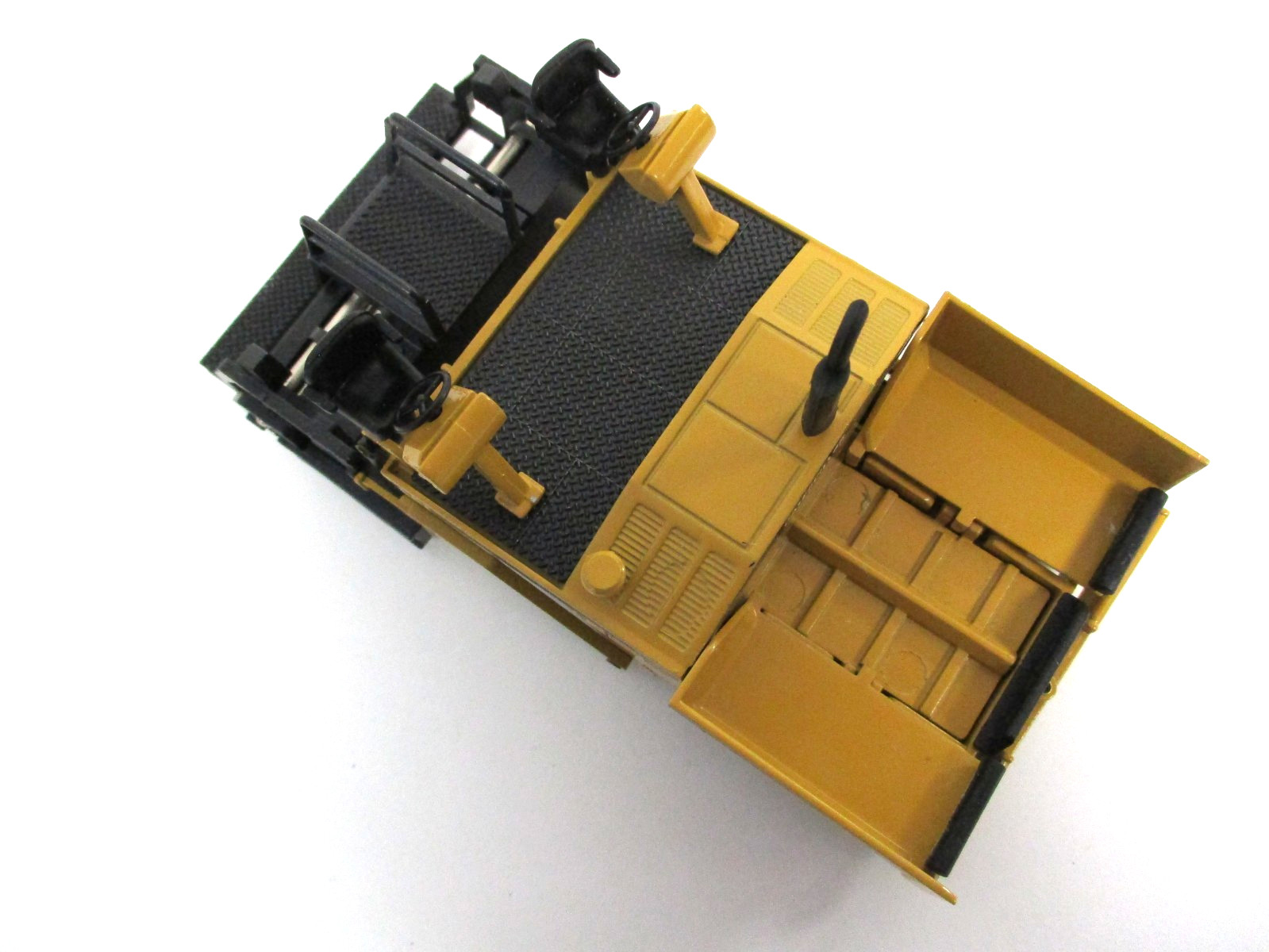 NZG – CATERPILLAR CAT AP-1050 ASPHALT PAVER – 1/50 DIECAST