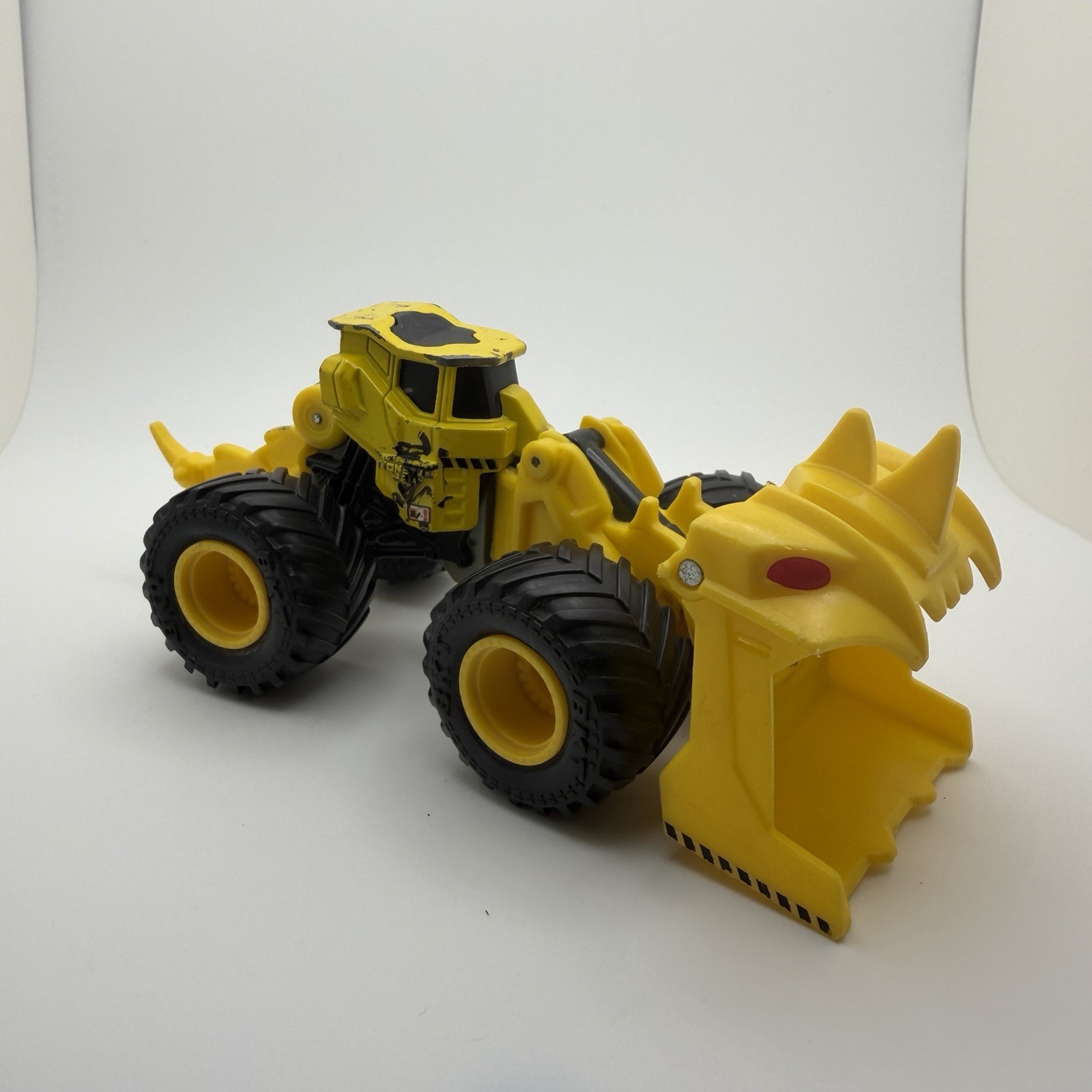 Hot Wheels Monster Trucks Rhinomite Yellow Construction Bulldozer Monster Truck
