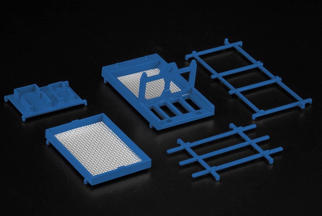 IMC MODELS – DEMAG AC 700-9 Blue Chassis – 1/50 – IMC33-0196