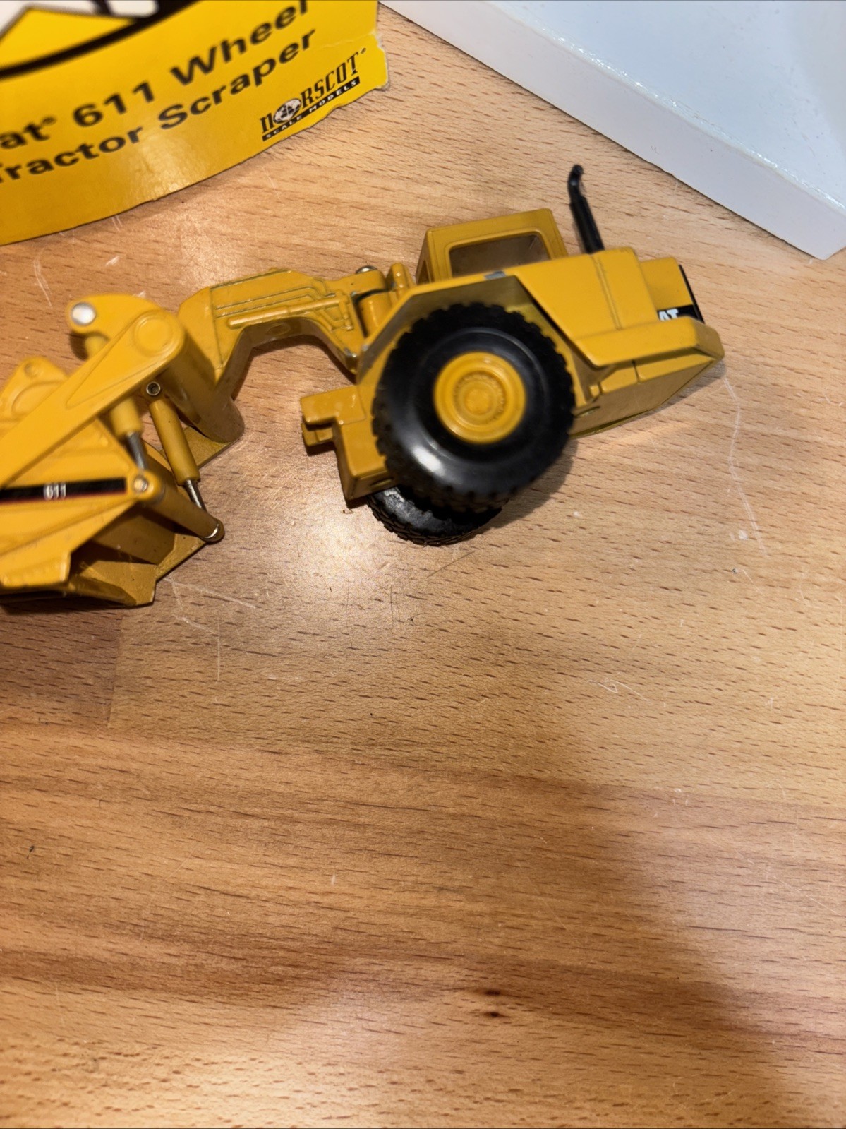 Norscot Caterpillar 611 Wheel Tractor Scraper 1:64 Scale Model