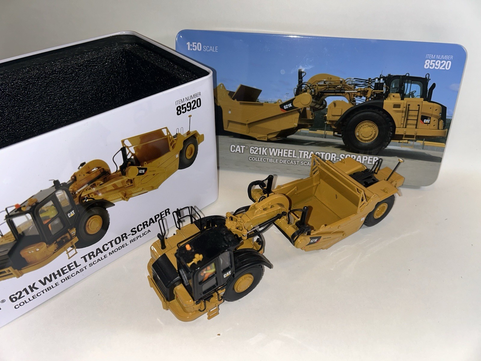 1:50 DM CAT621K Wheel Tractor-Scraper Construction Machine Diecast Model