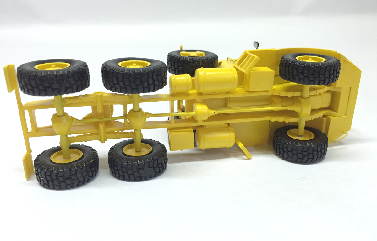 HO 1/87 WILLEME W8-SAT 6X6 Tractor – Ready Made Resin Model by Fankit Models