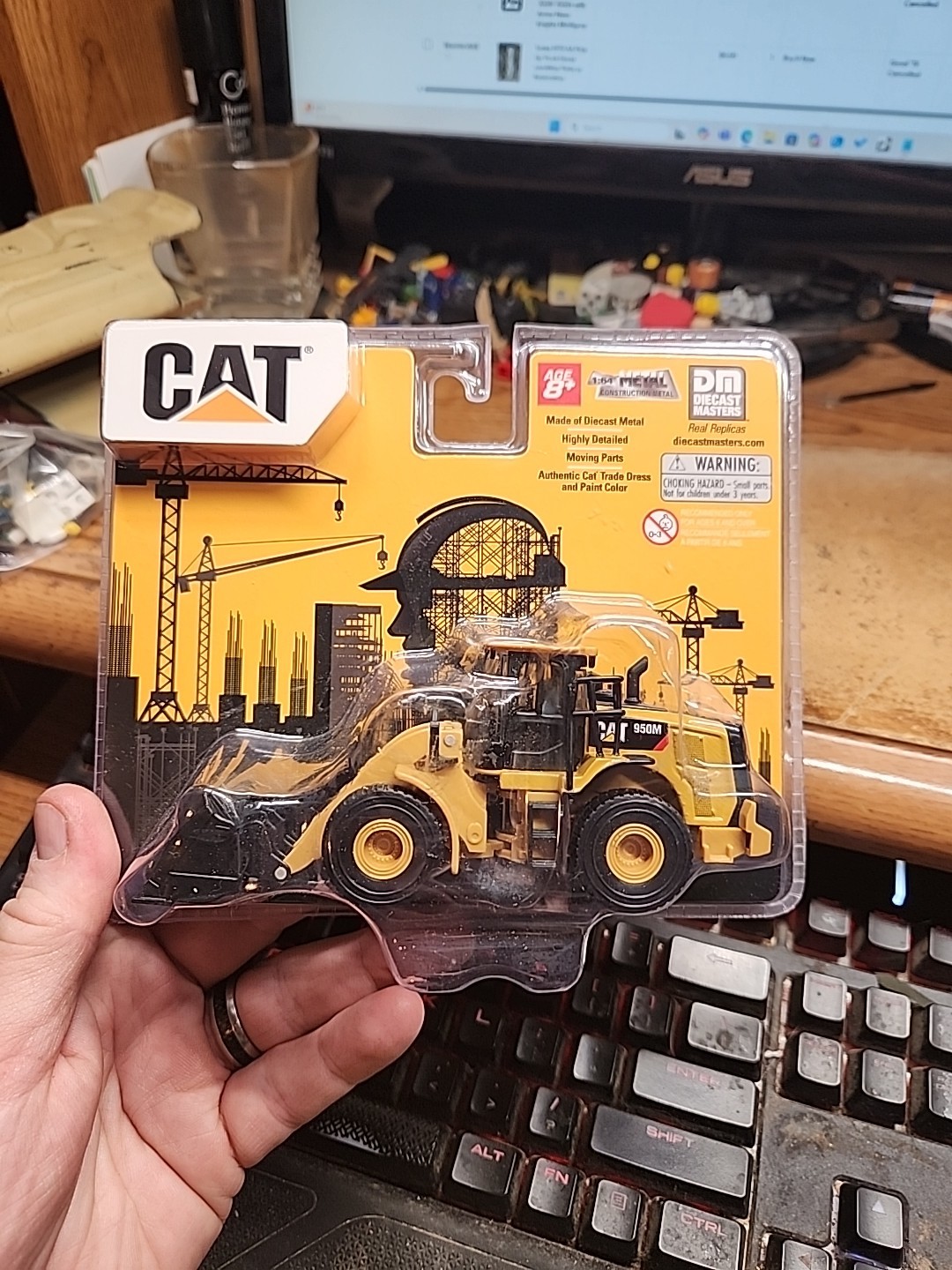 Diecast Masters – 1:64 Scale Cat 950M Wheel Loader (BBDM84646CS) New in package