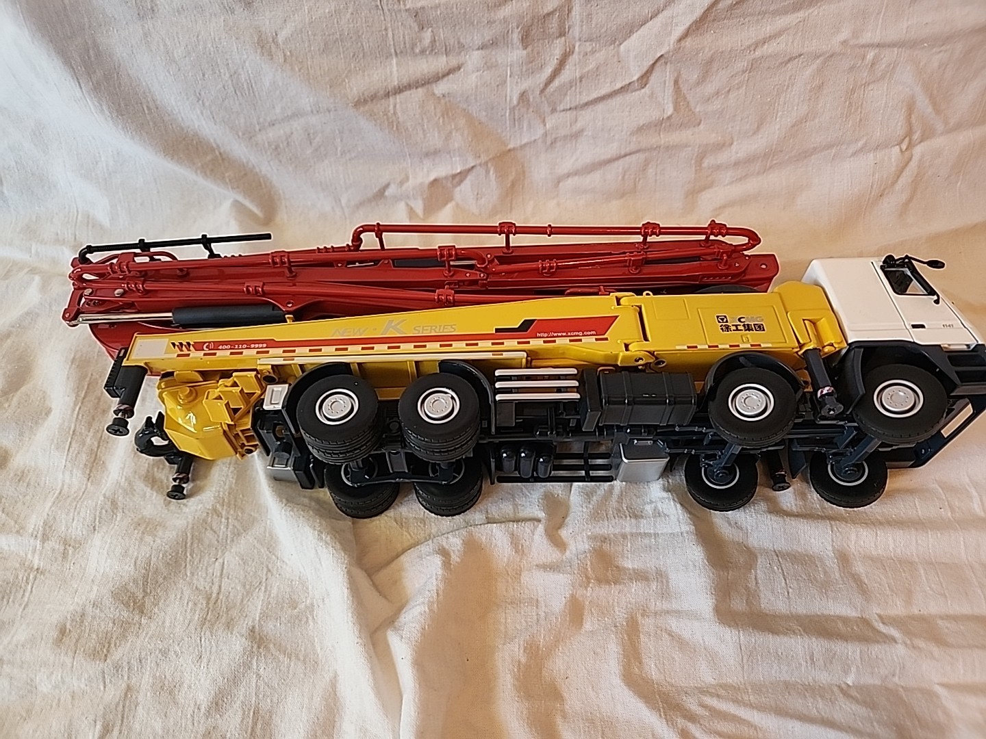 Sany Concrete Pump Truck Mercedes Chassis Die Cast Model 16″ Long B56K-7X 1:32
