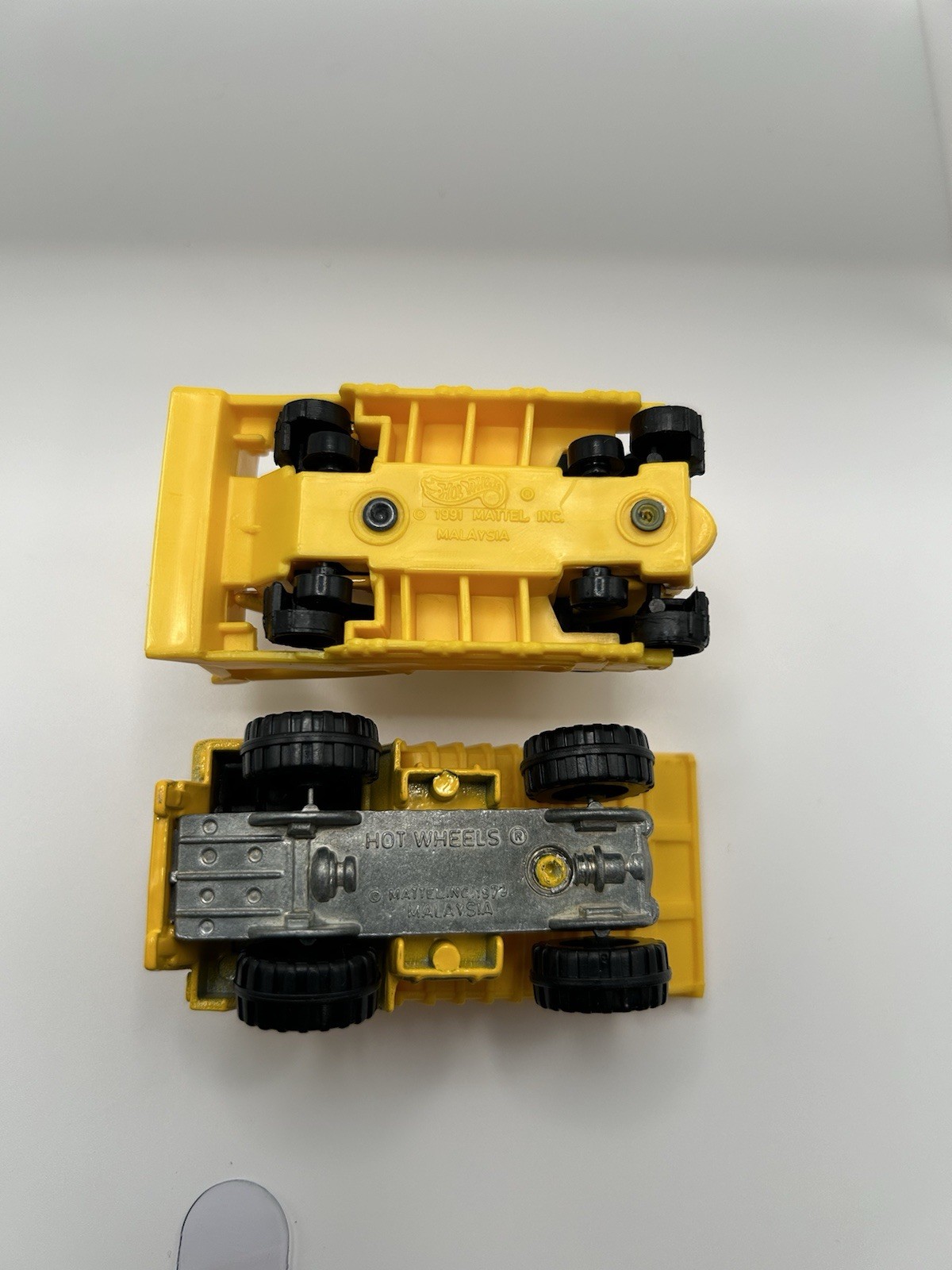 Hot Wheels Construction Lot: ’79 Yellow Dump Truck, ’91 Yellow Bulldozer! 14
