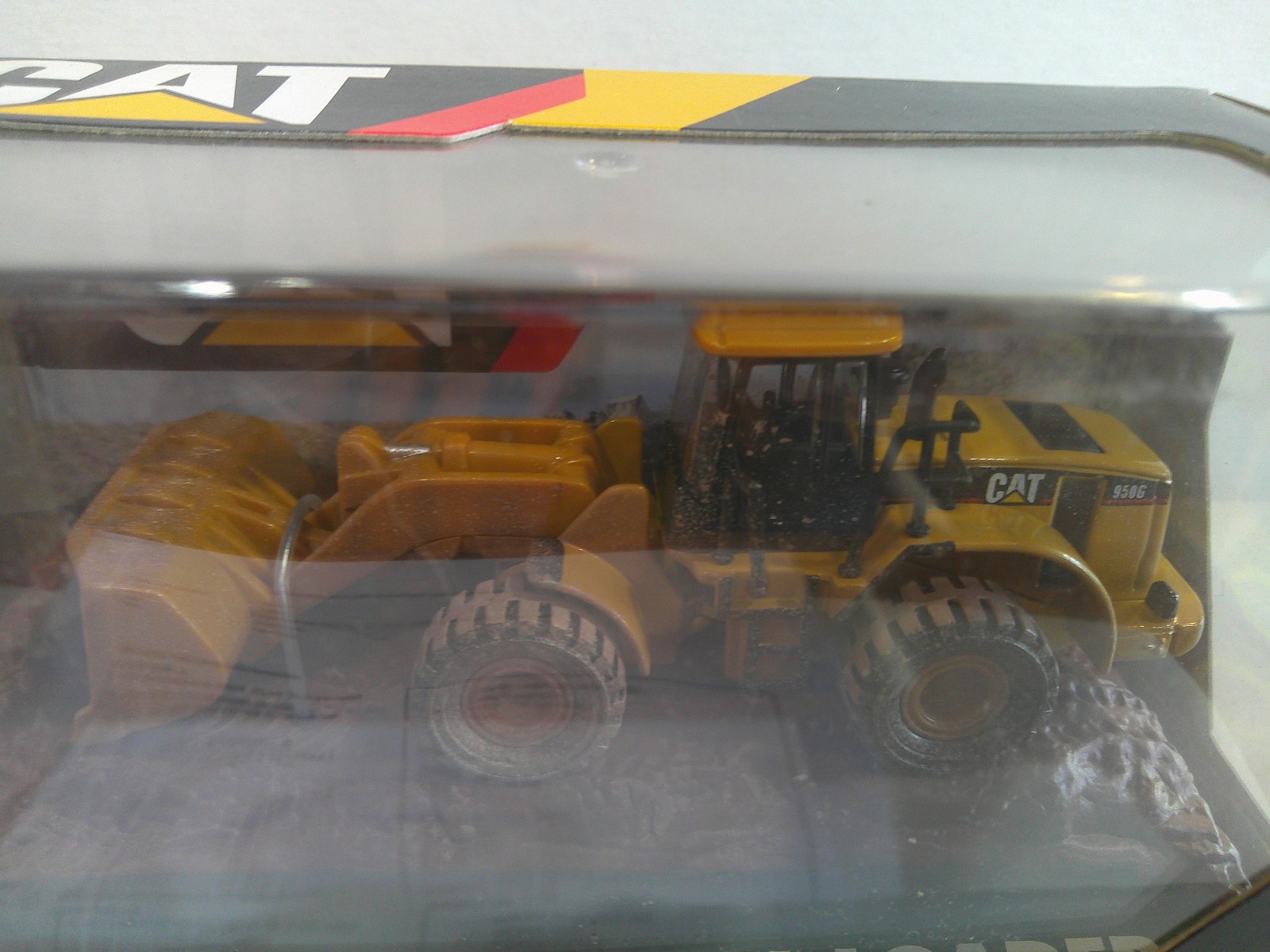 Norscot CAT 950G Wheel Loader AT WORK 1:87 Scale Darkish Yellow Very Good