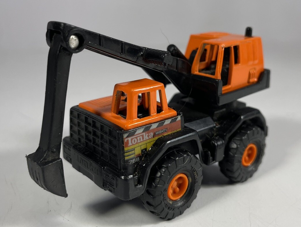 Maisto Hasbro Tonka Mini Mighty 748 Excavator Backhoe Construction Orange Nice