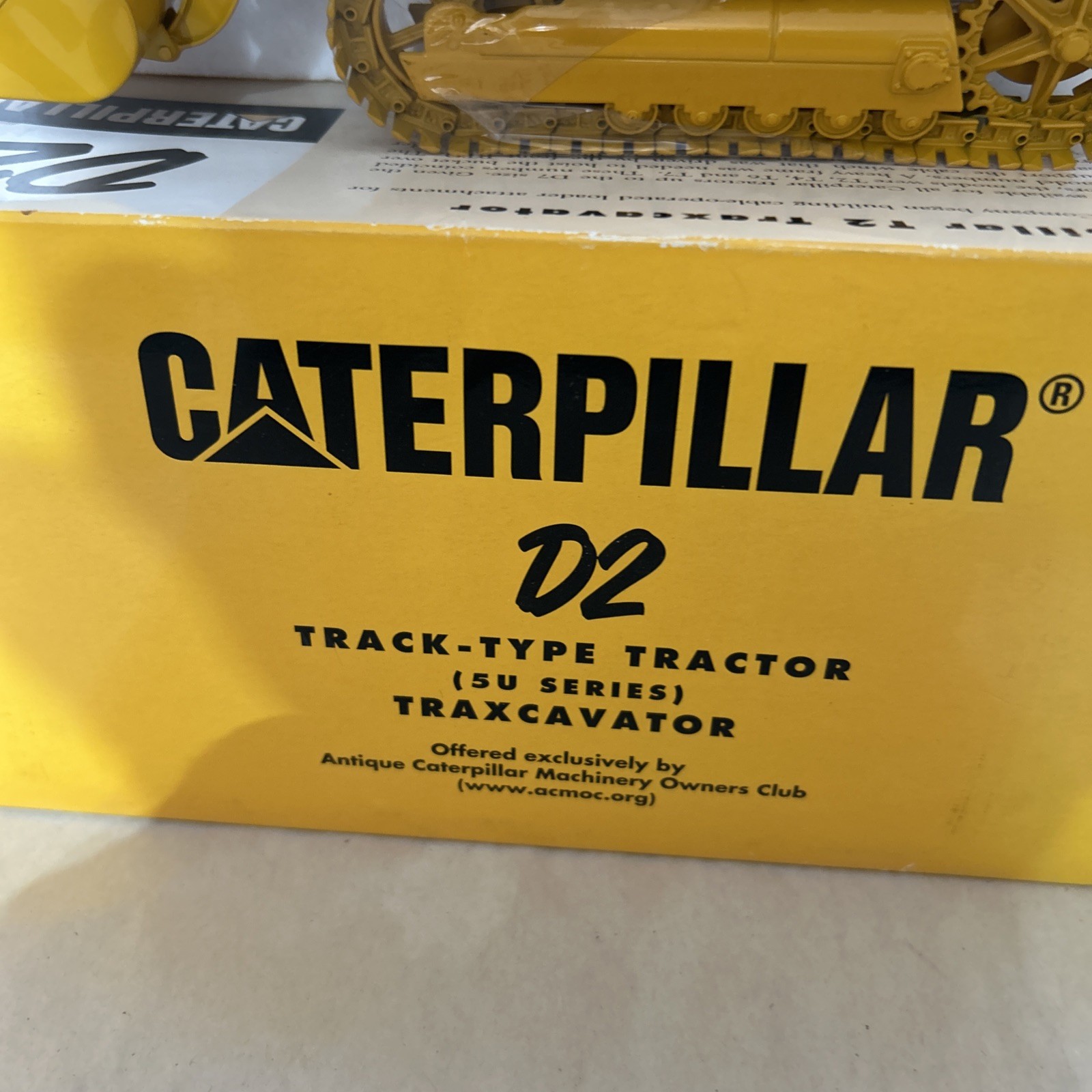 1/16 Cat D2 Track-Type Tractor With Loader Traxcavator box 9