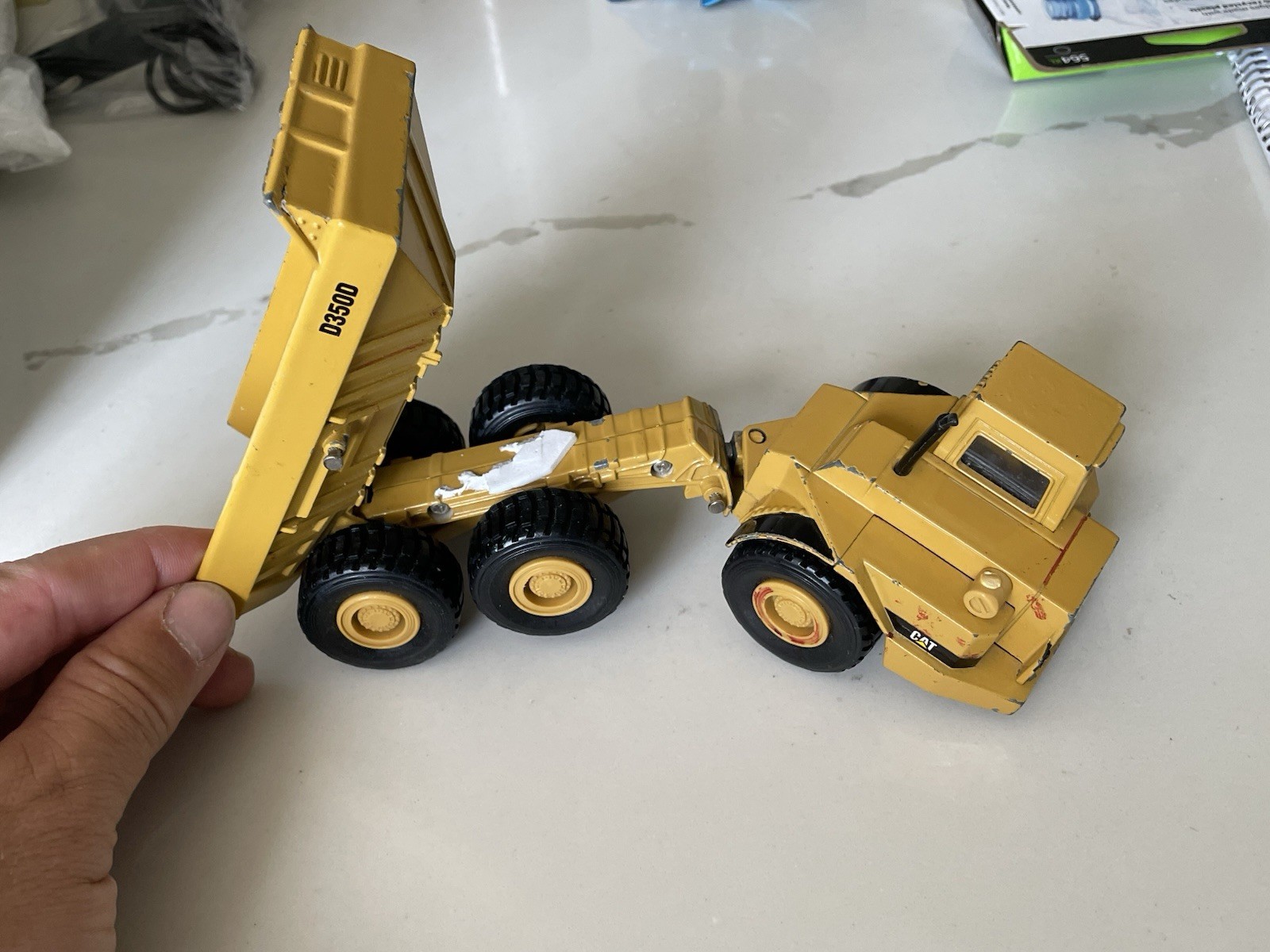 Ertl 2906F Caterpillar D350D Articulated Dump Truck 1/50 Scale Diecast Model