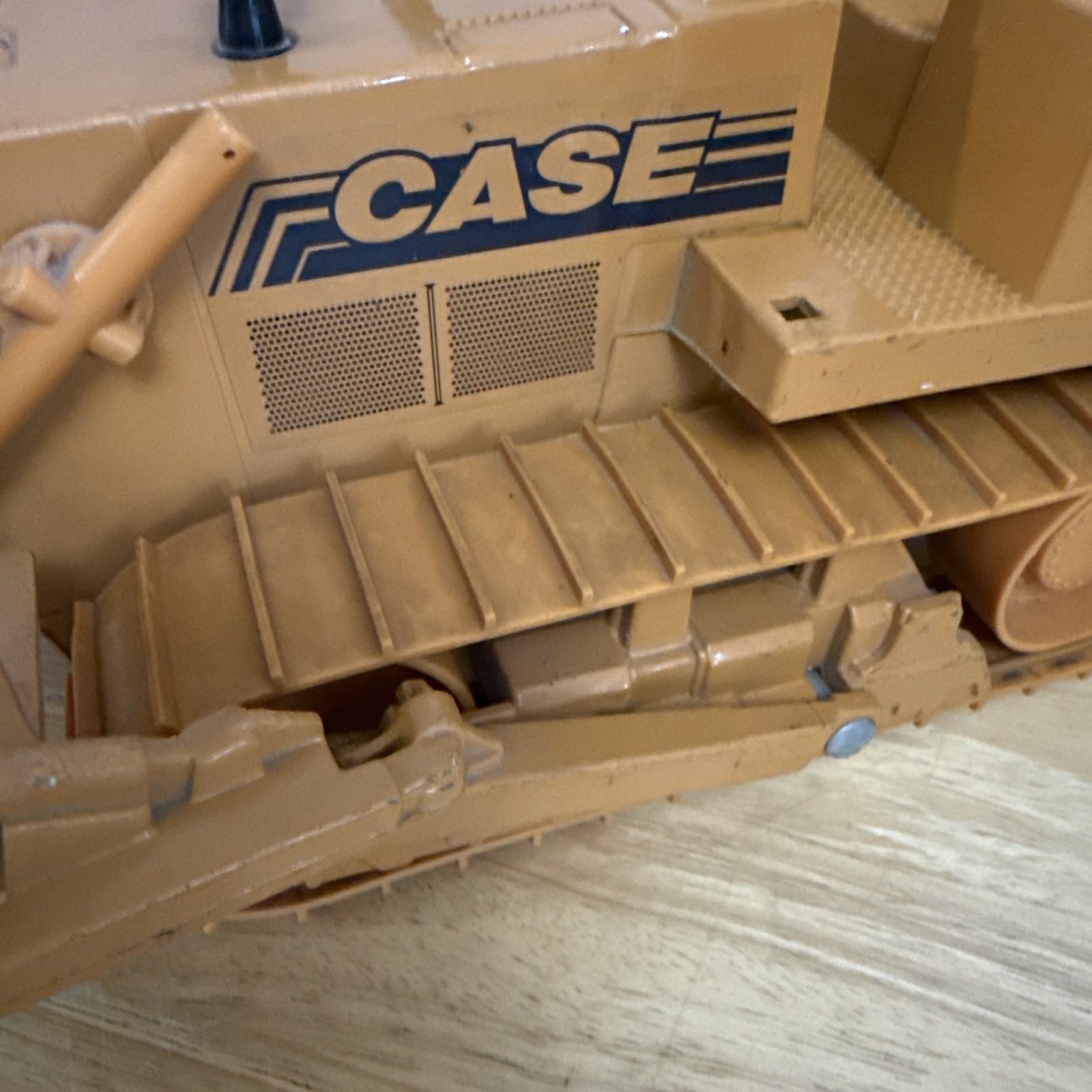 Ertl Case 850G Long Track Diecast Dozer 1:16 Moveable Tracks Adjustable Blade