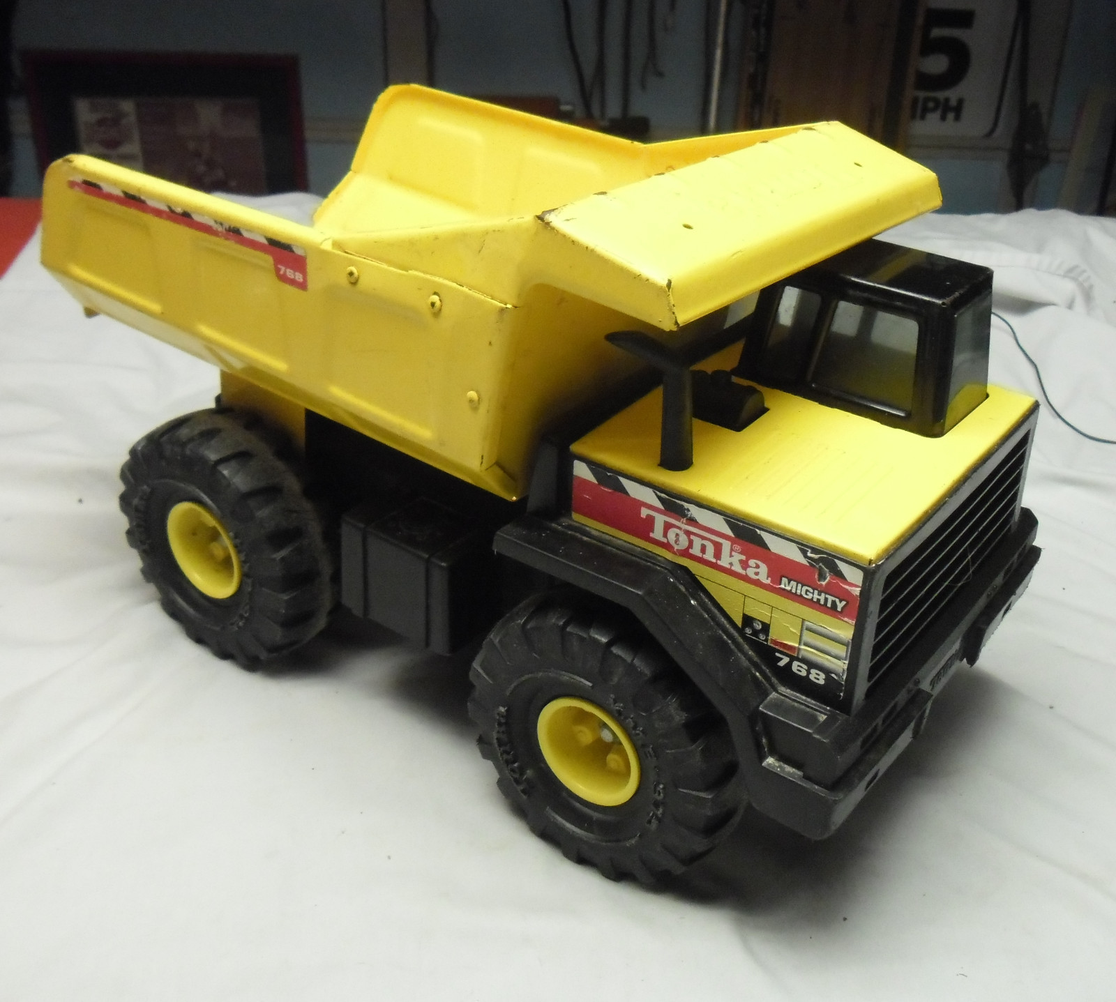 Vintage Mighty Tonka Steel Dump Truck 768 good condition