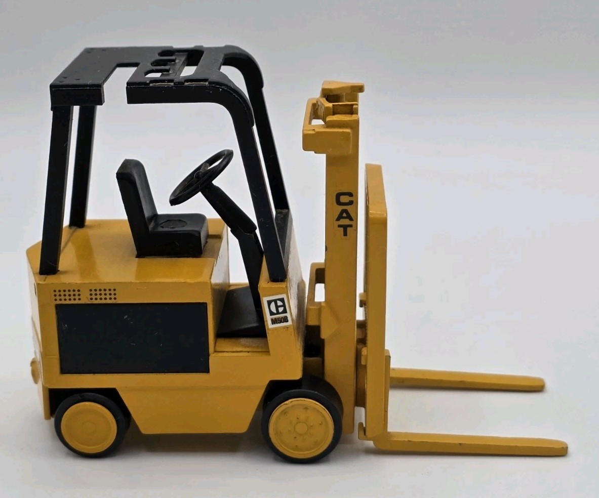 NZG Caterpillar M50B Electric Lift Truck Forklift 1:25 Diecast #225 – W Germany