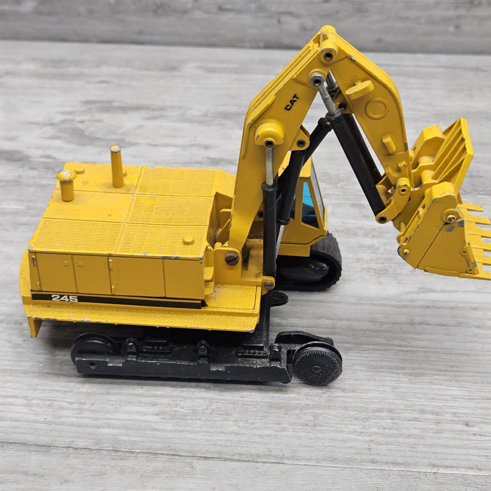 PARTS REPAIR NZG Caterpillar 245 Excavator Diecast No. 160-177 W. Germany 1:50